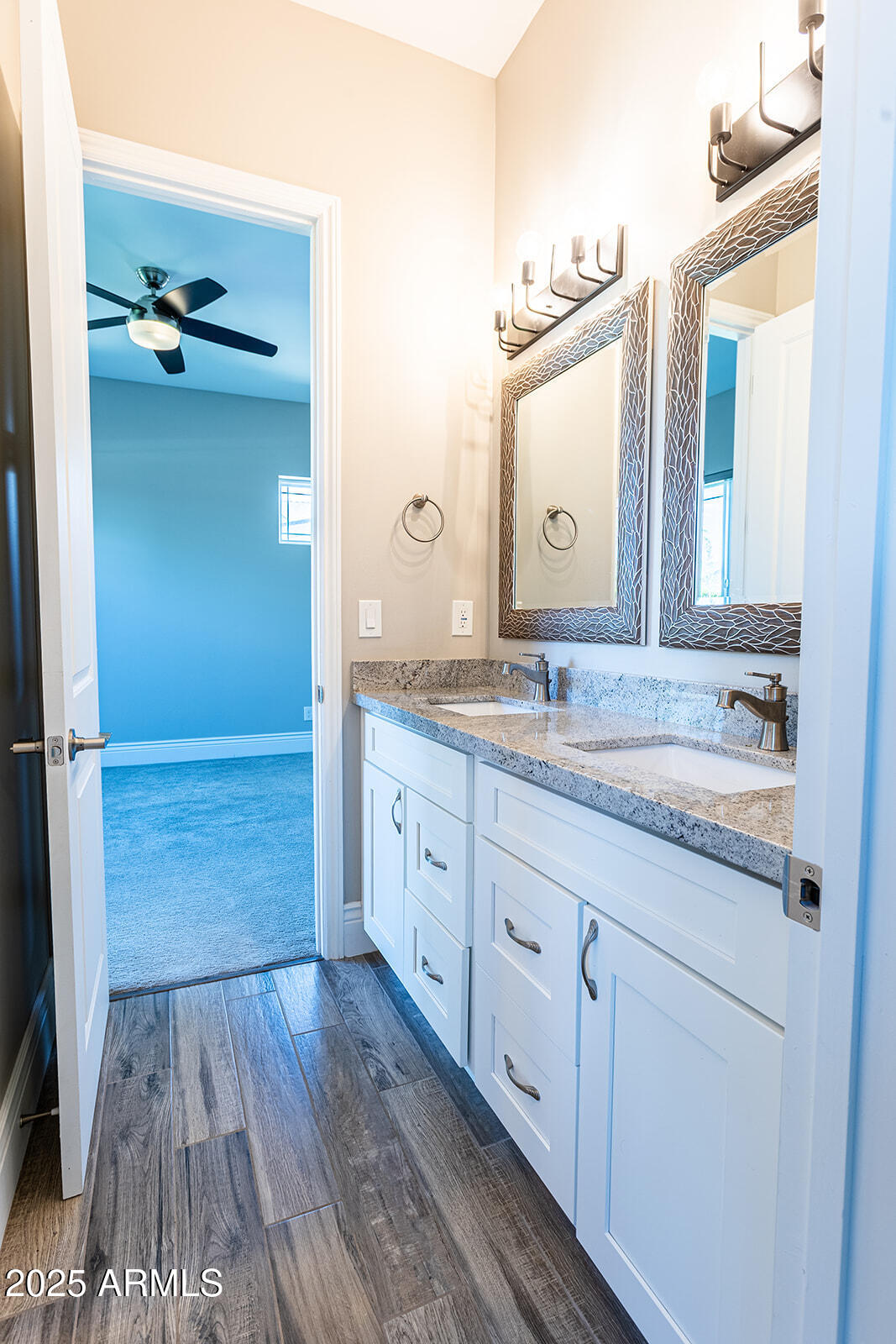 3801 E GLENROSA Avenue