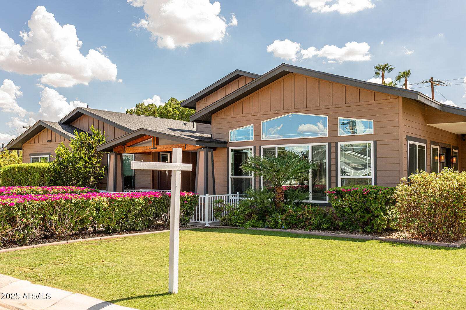 3801 E GLENROSA Avenue