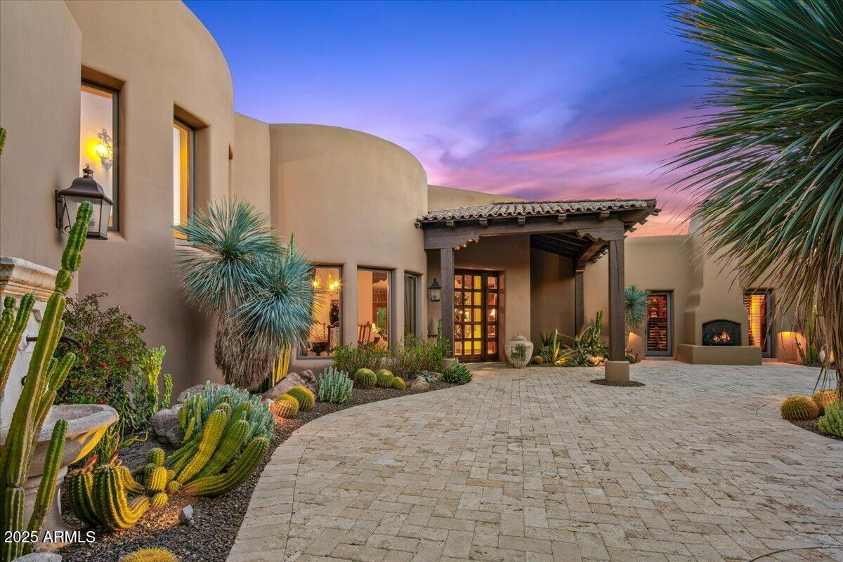 7311 E ARROYO HONDO Road