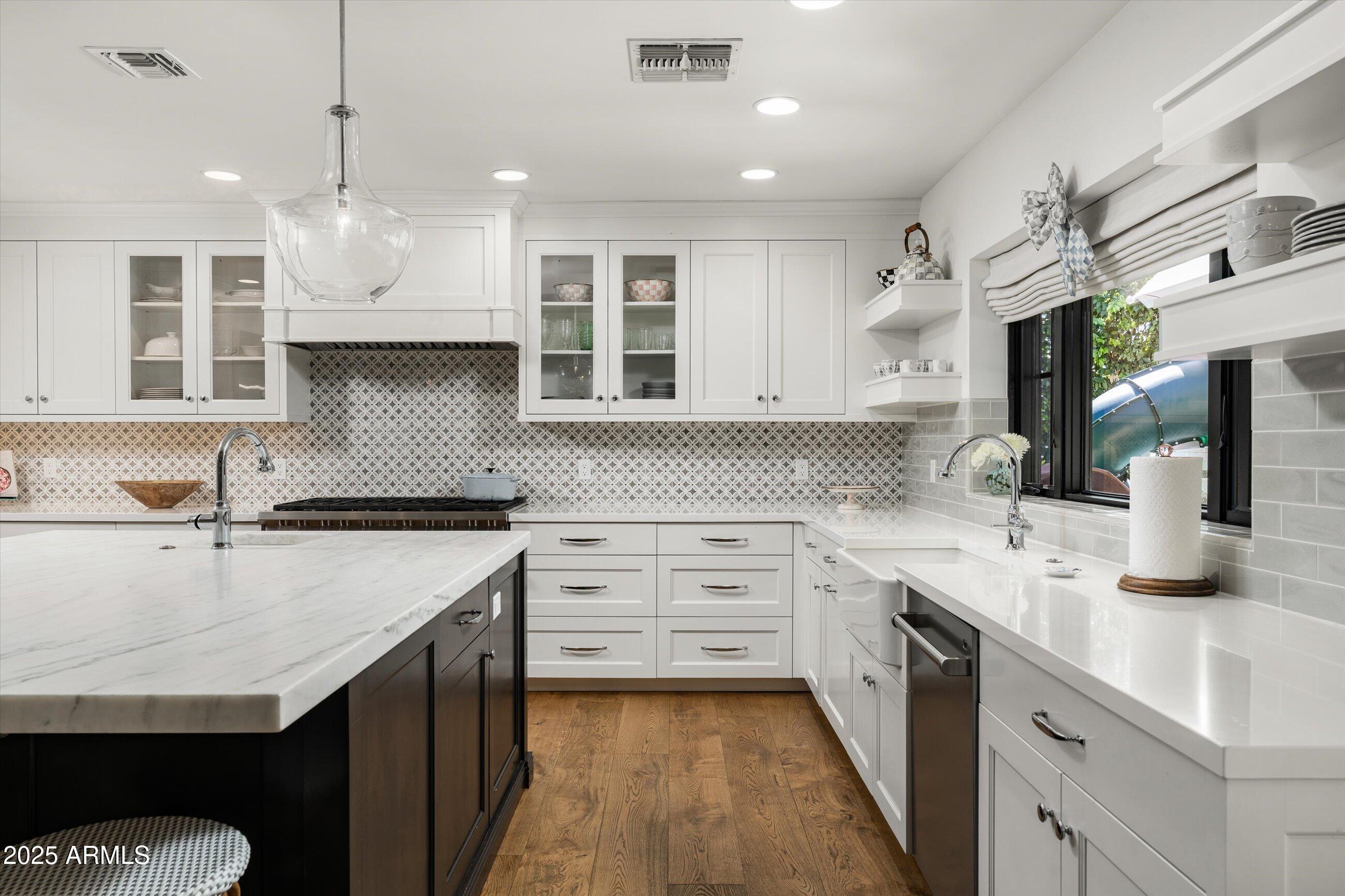 3628 N 49TH Place