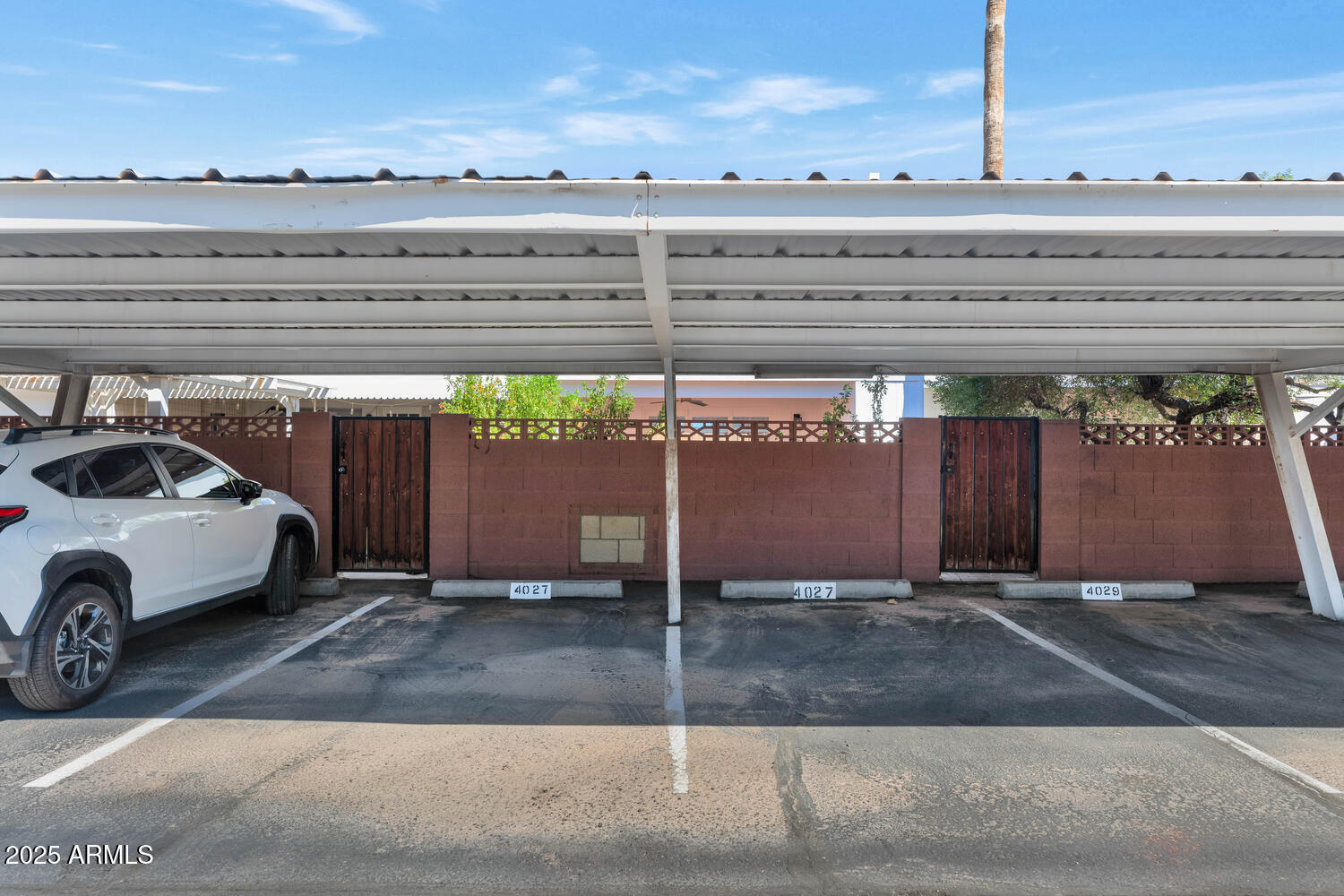 4027 E CAMPBELL Avenue