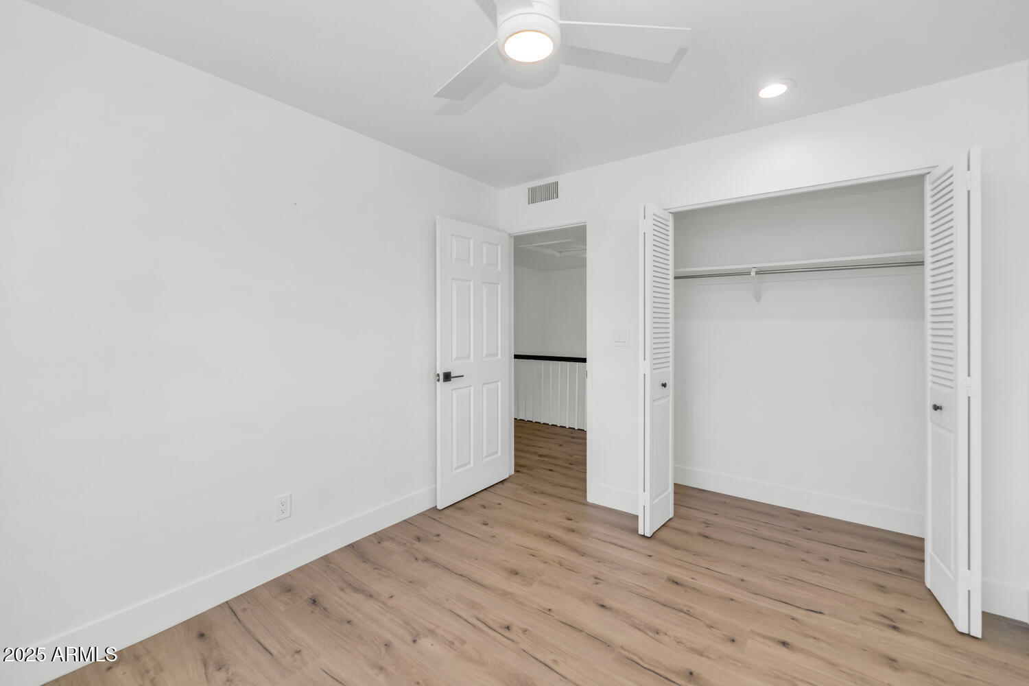 4027 E CAMPBELL Avenue