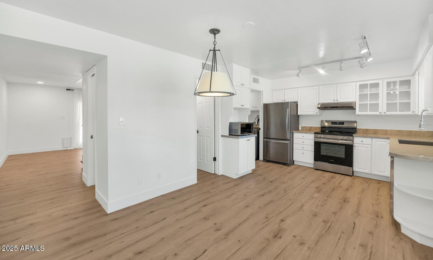 4027 E CAMPBELL Avenue