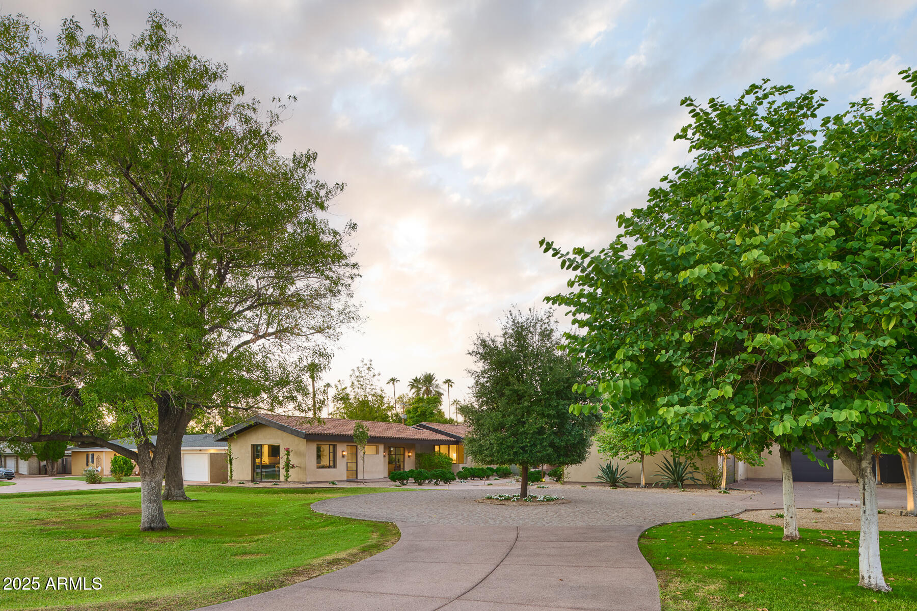 514 W ROSE Lane, Phoenix