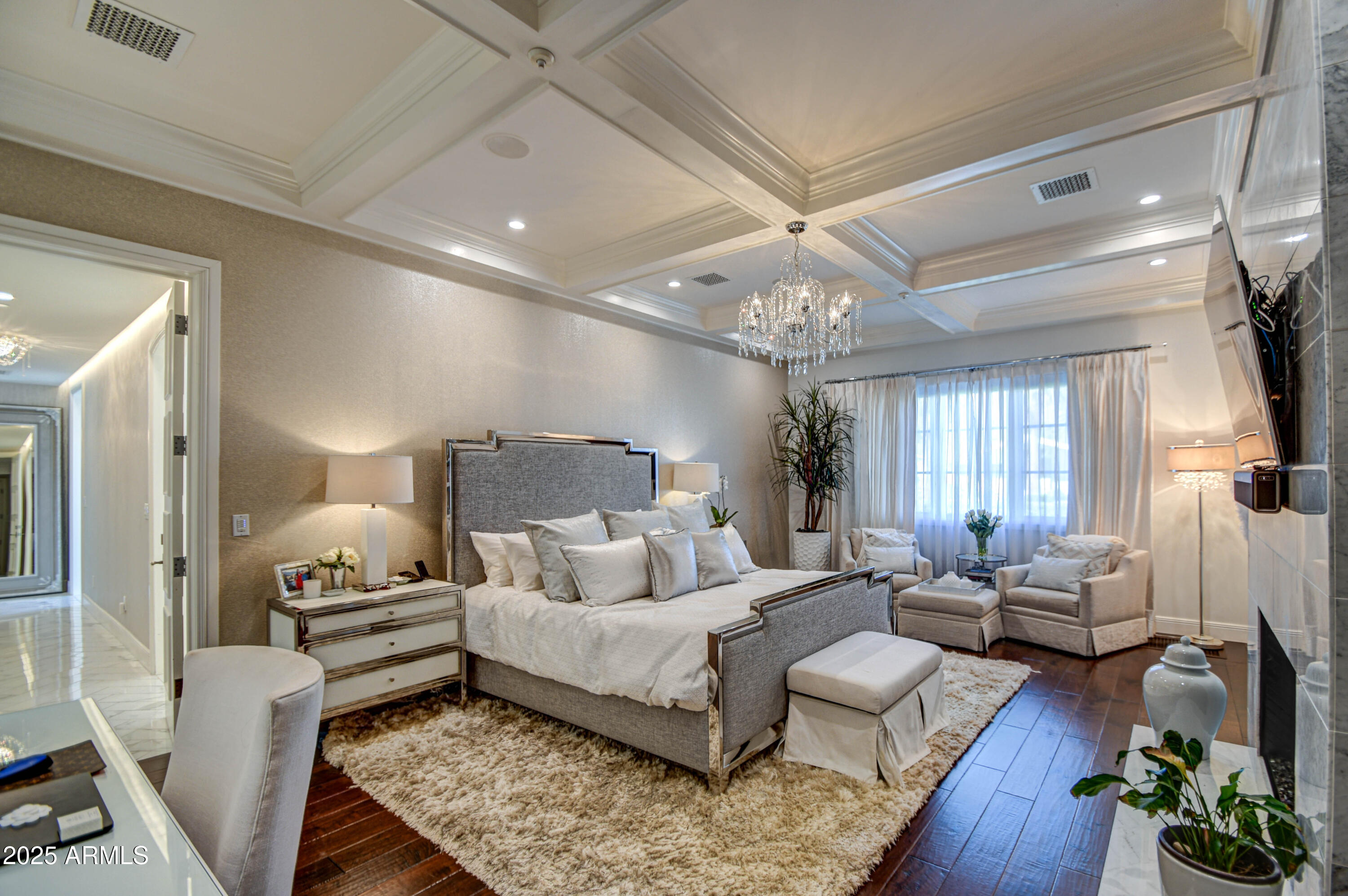 5819 E CALLE DEL MEDIA