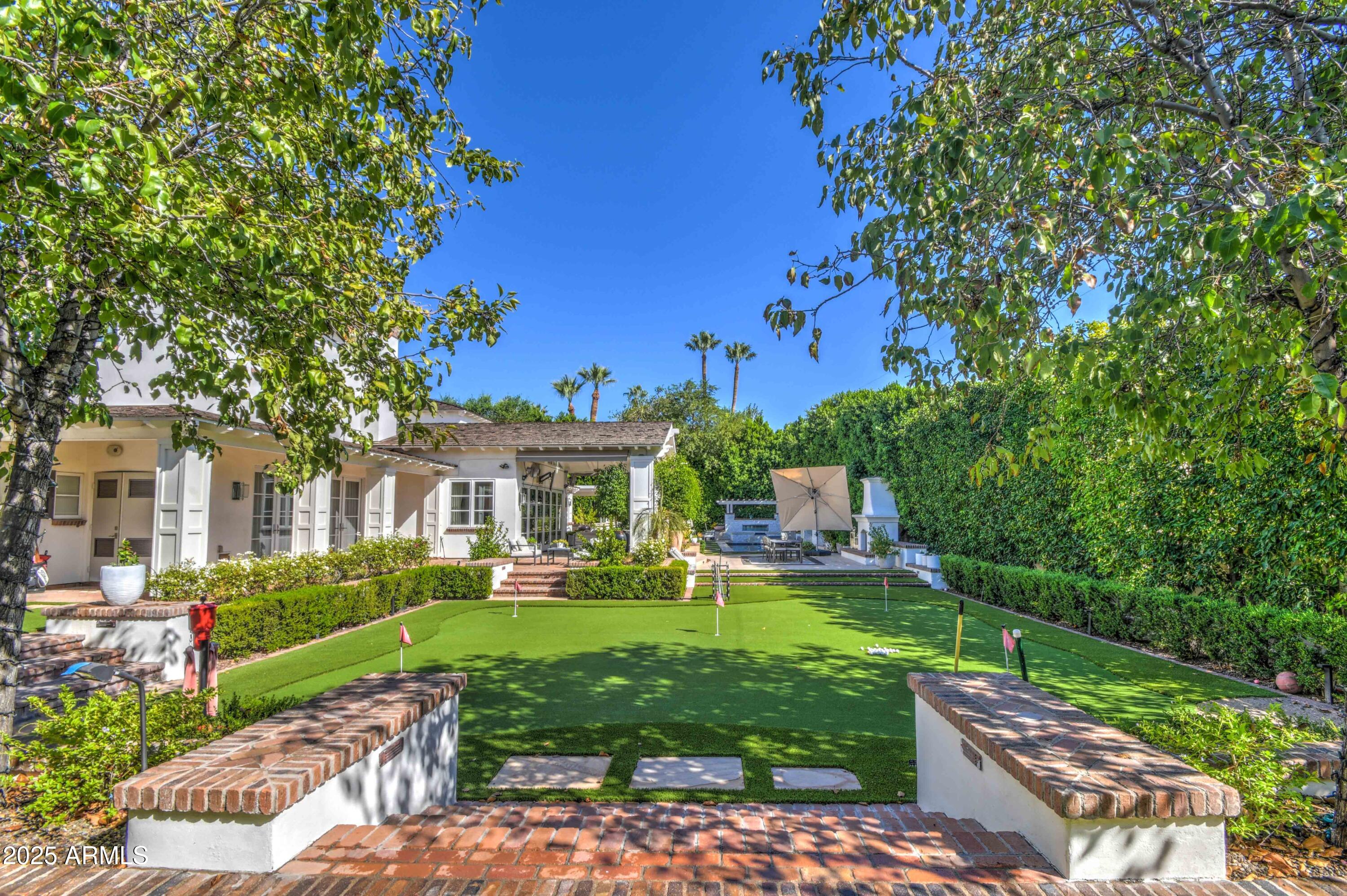 5819 E CALLE DEL MEDIA