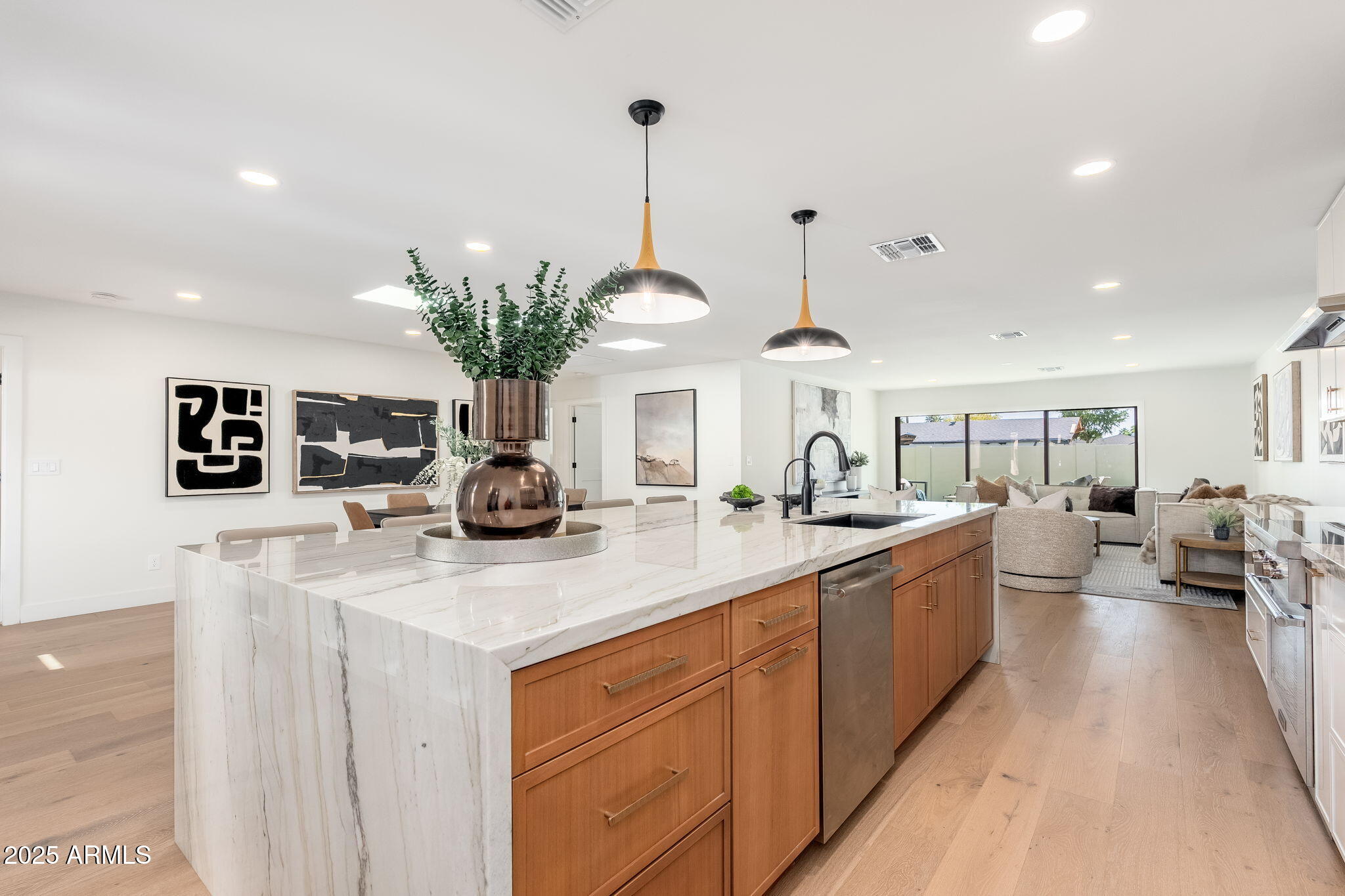 4333 E Fairmount Avenue