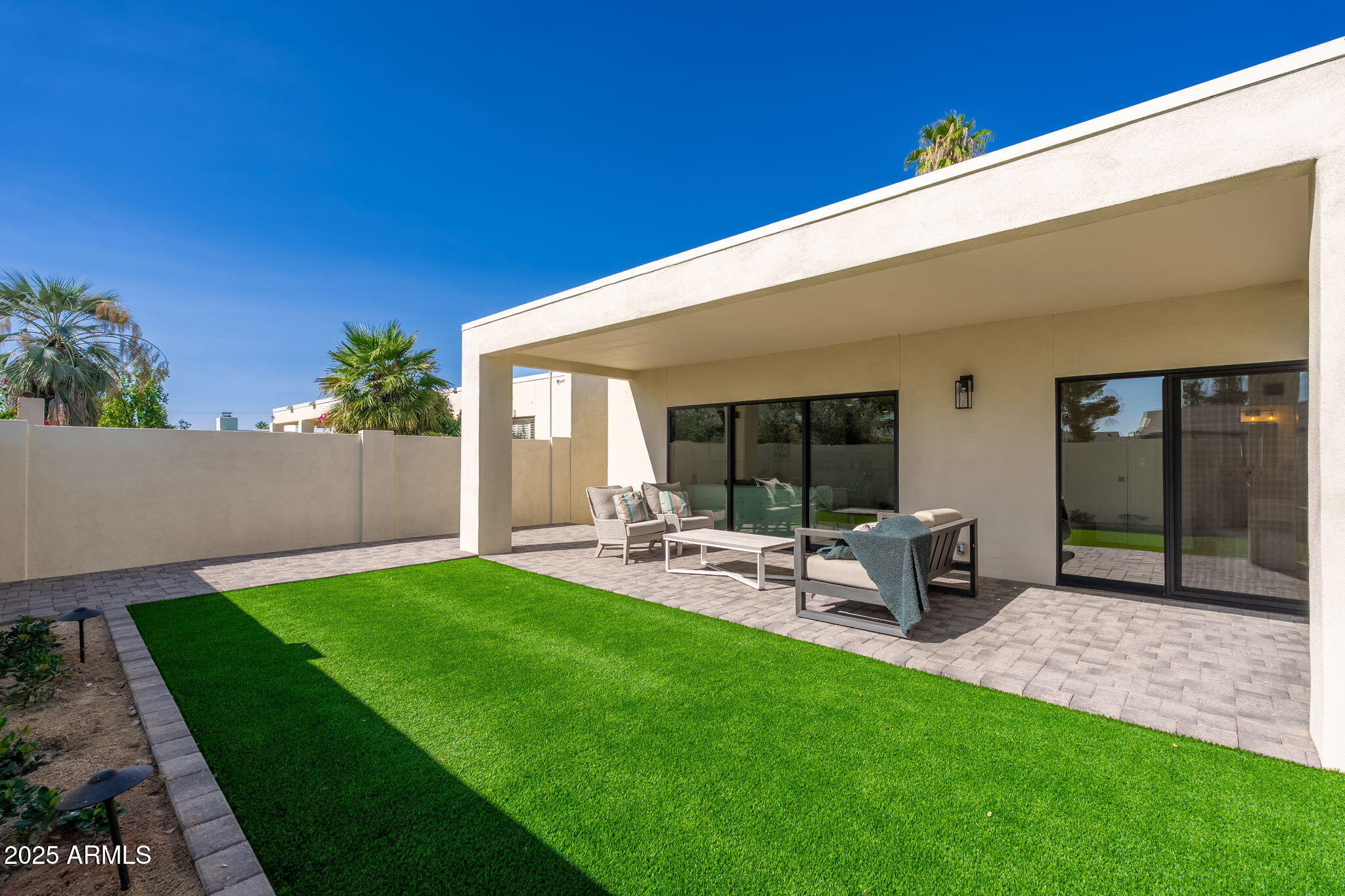 4333 E Fairmount Avenue