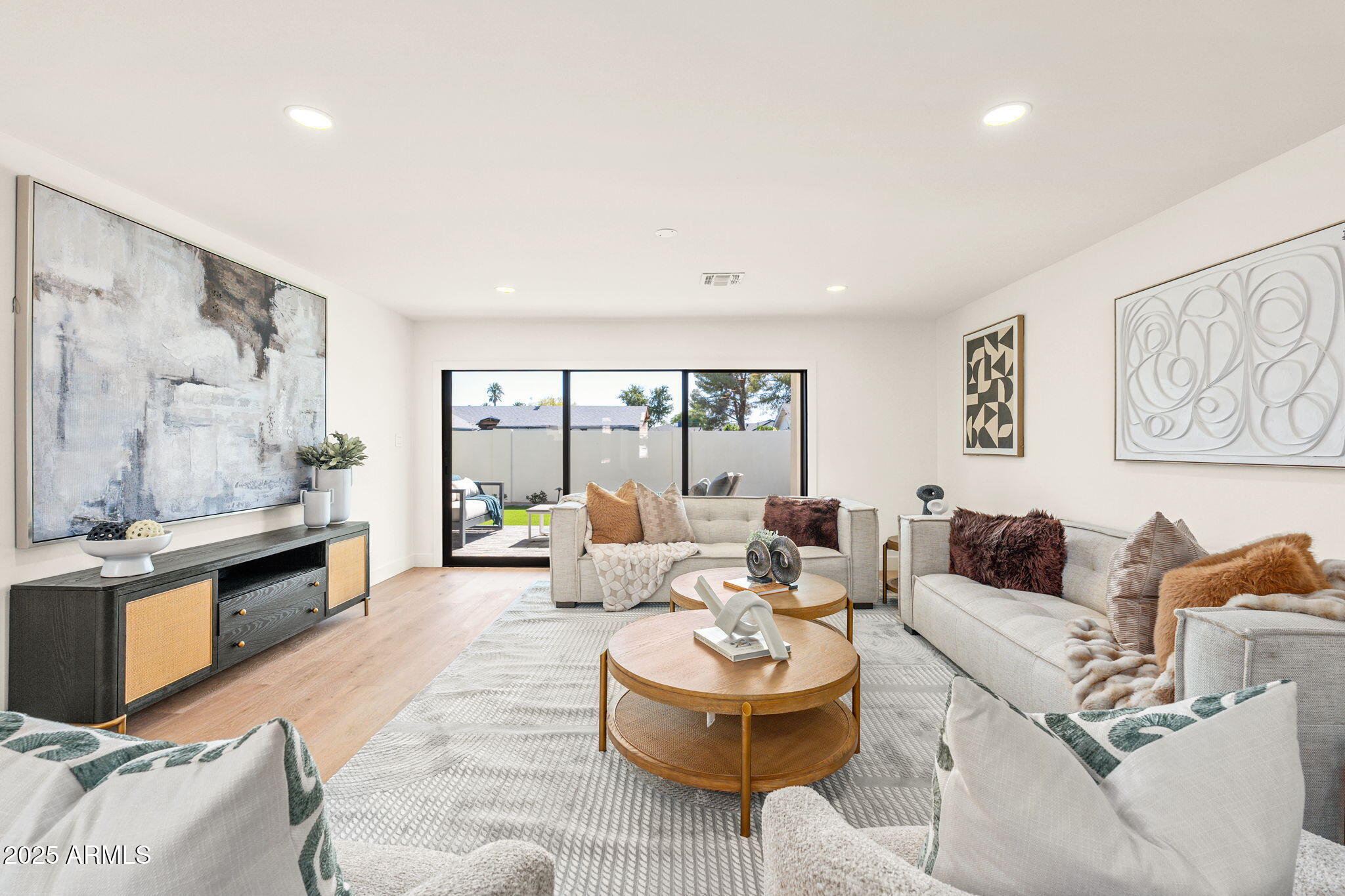 4333 E Fairmount Avenue