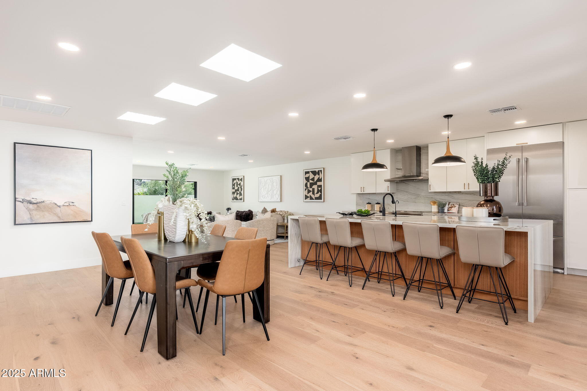 4333 E Fairmount Avenue