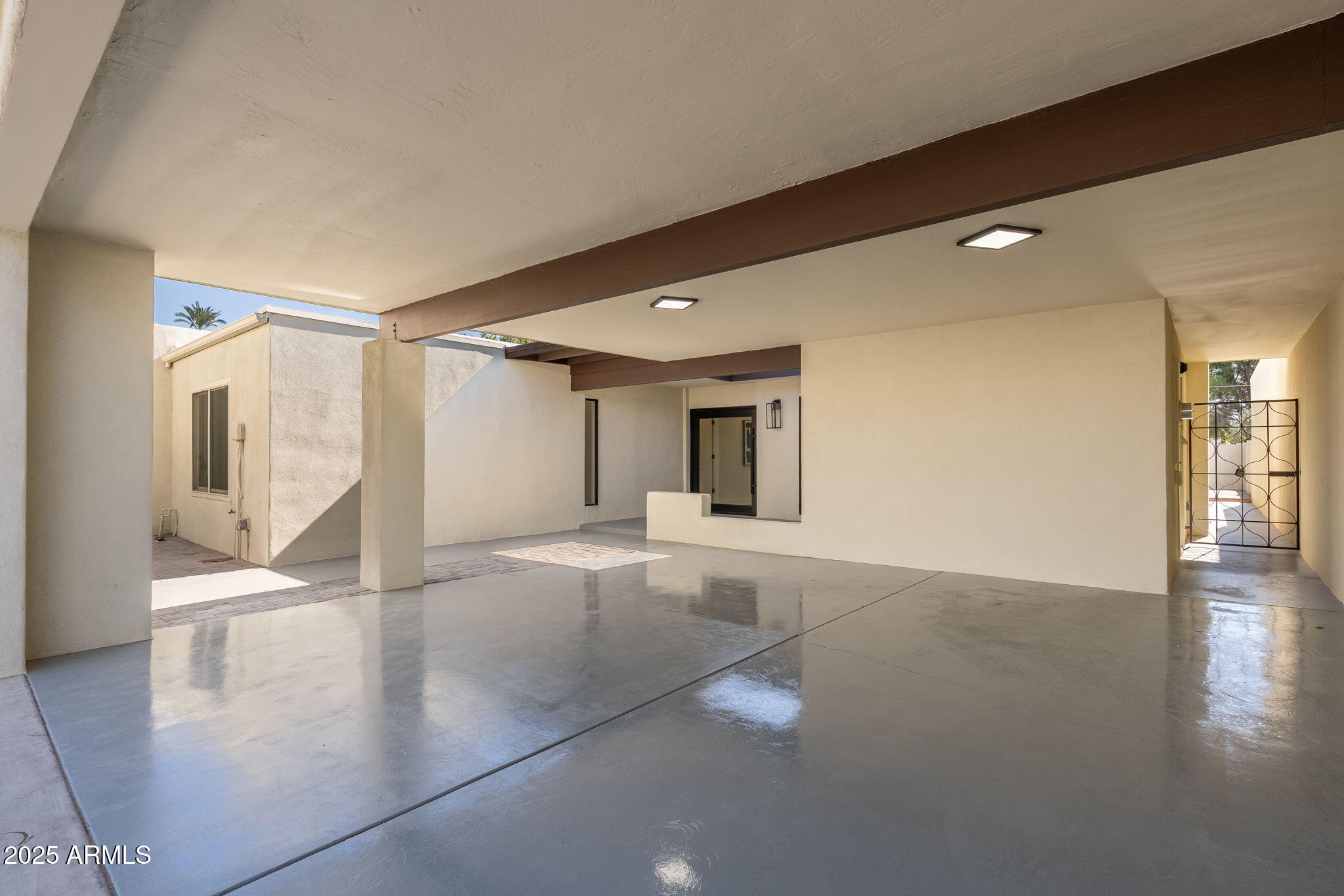 4333 E Fairmount Avenue