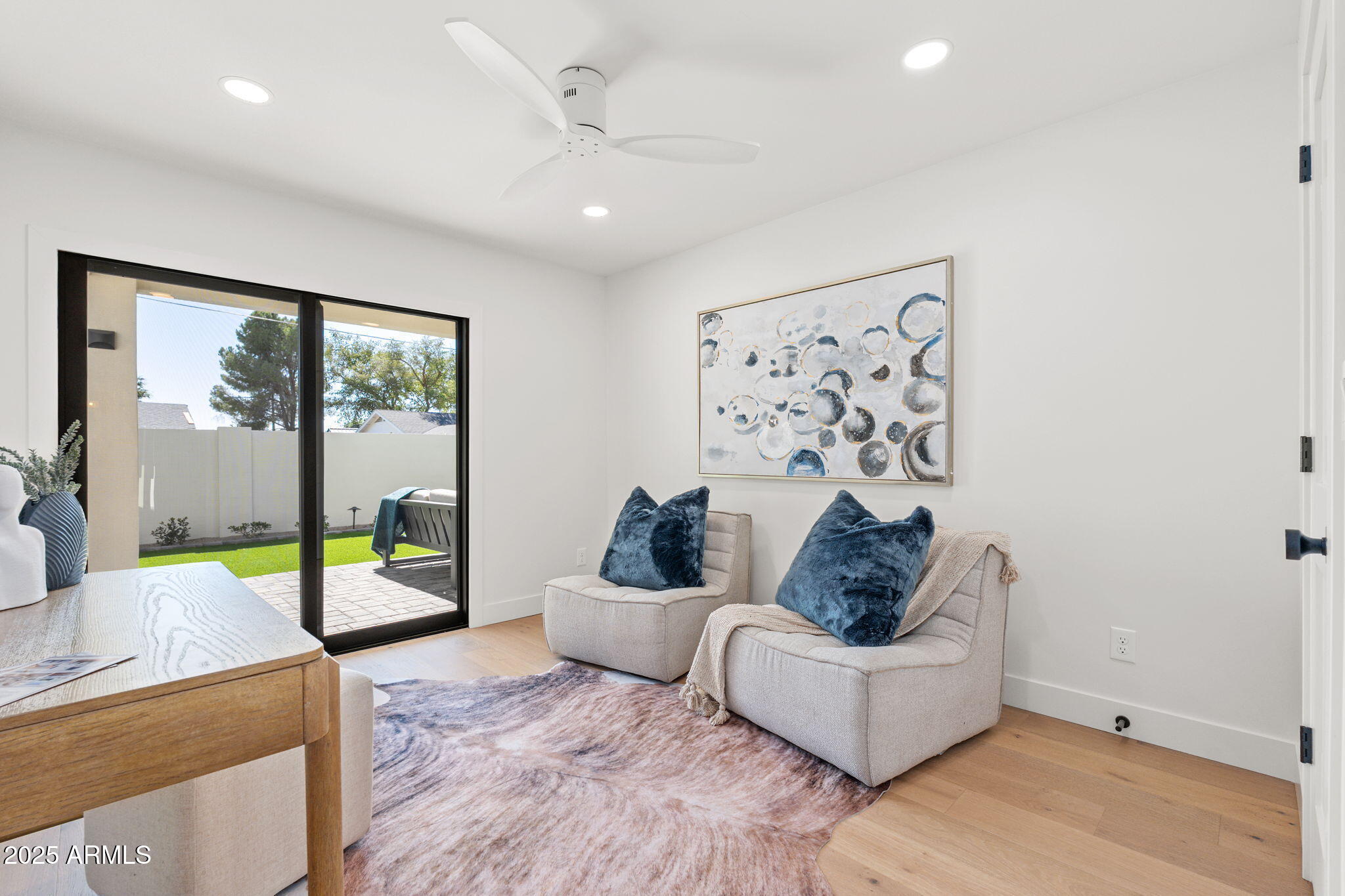 4333 E Fairmount Avenue