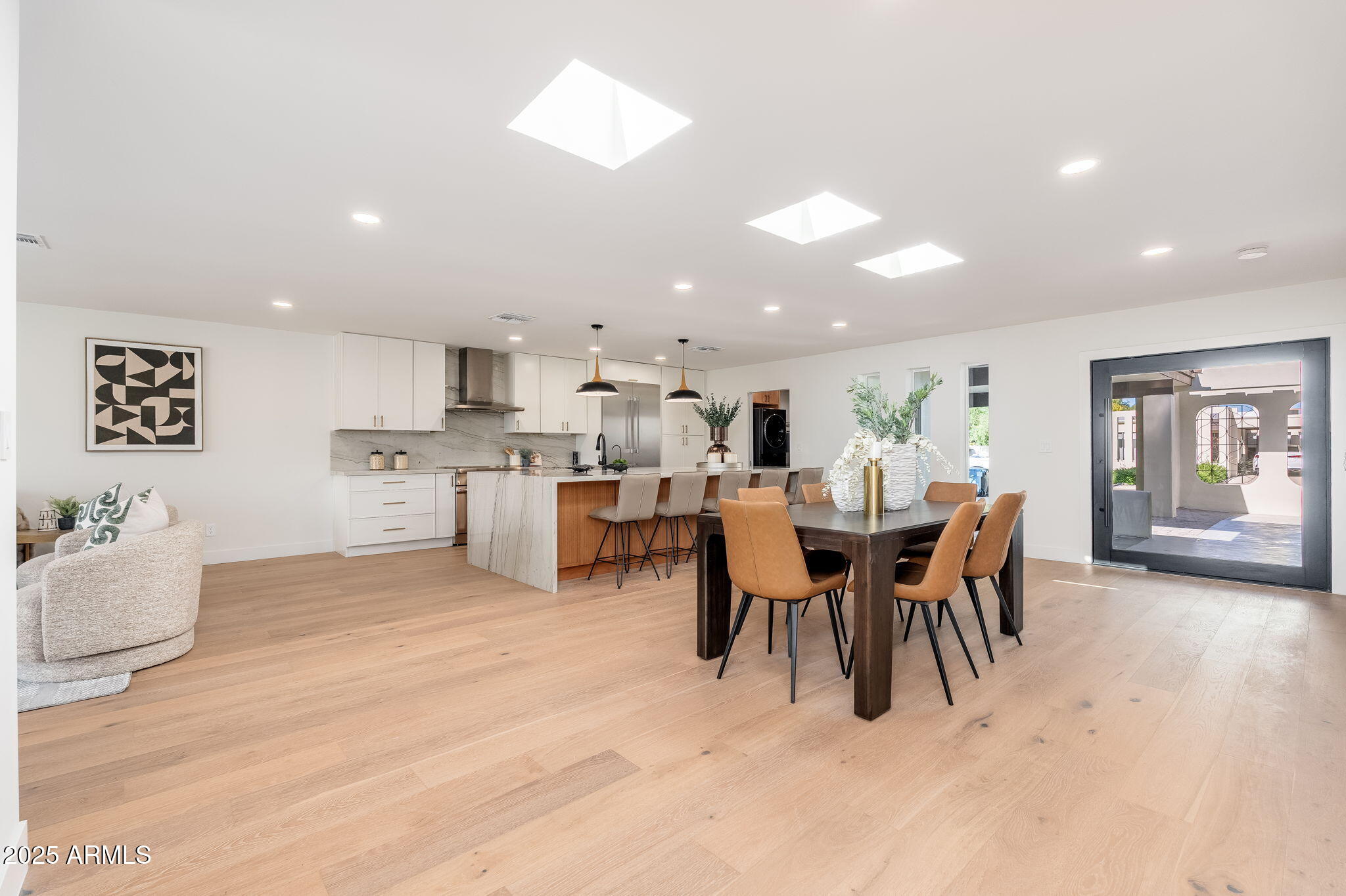 4333 E Fairmount Avenue