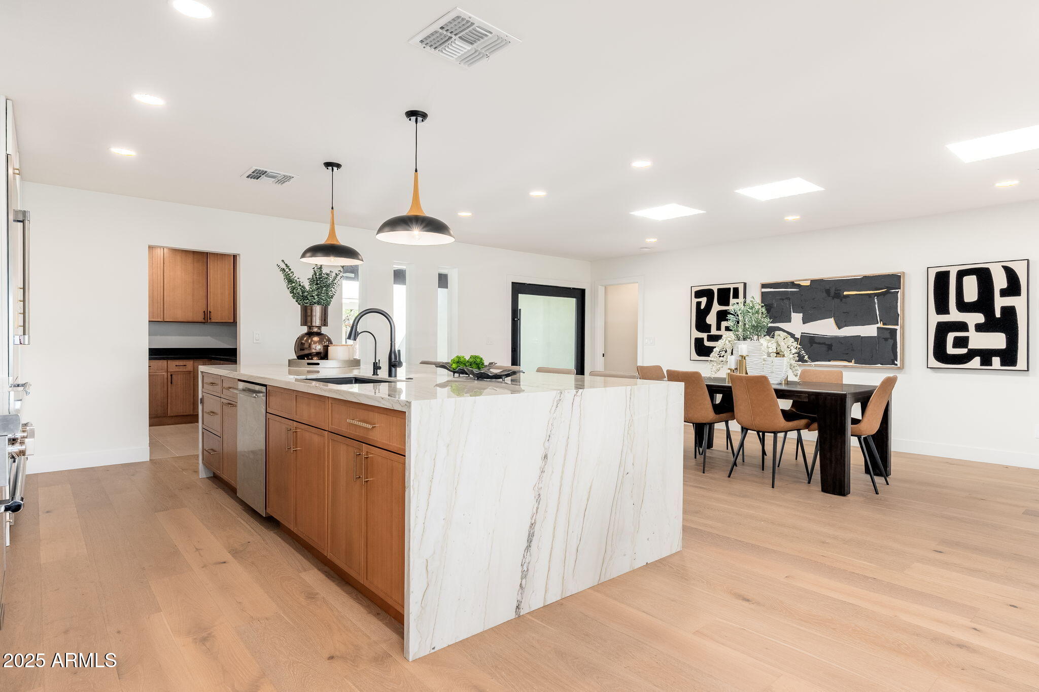 4333 E Fairmount Avenue