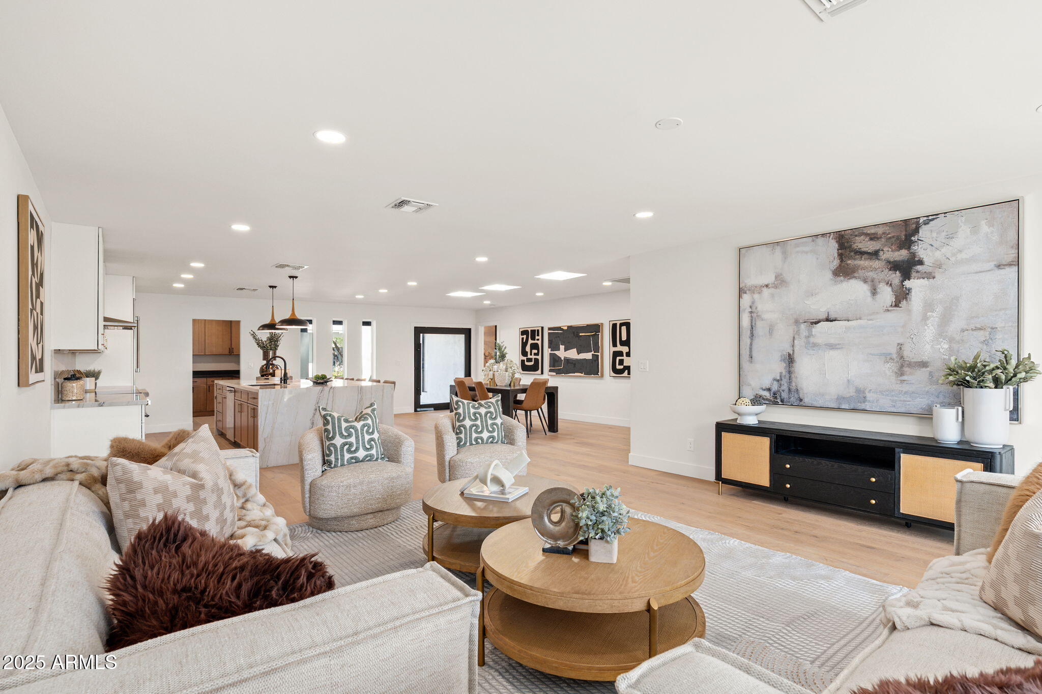 4333 E Fairmount Avenue