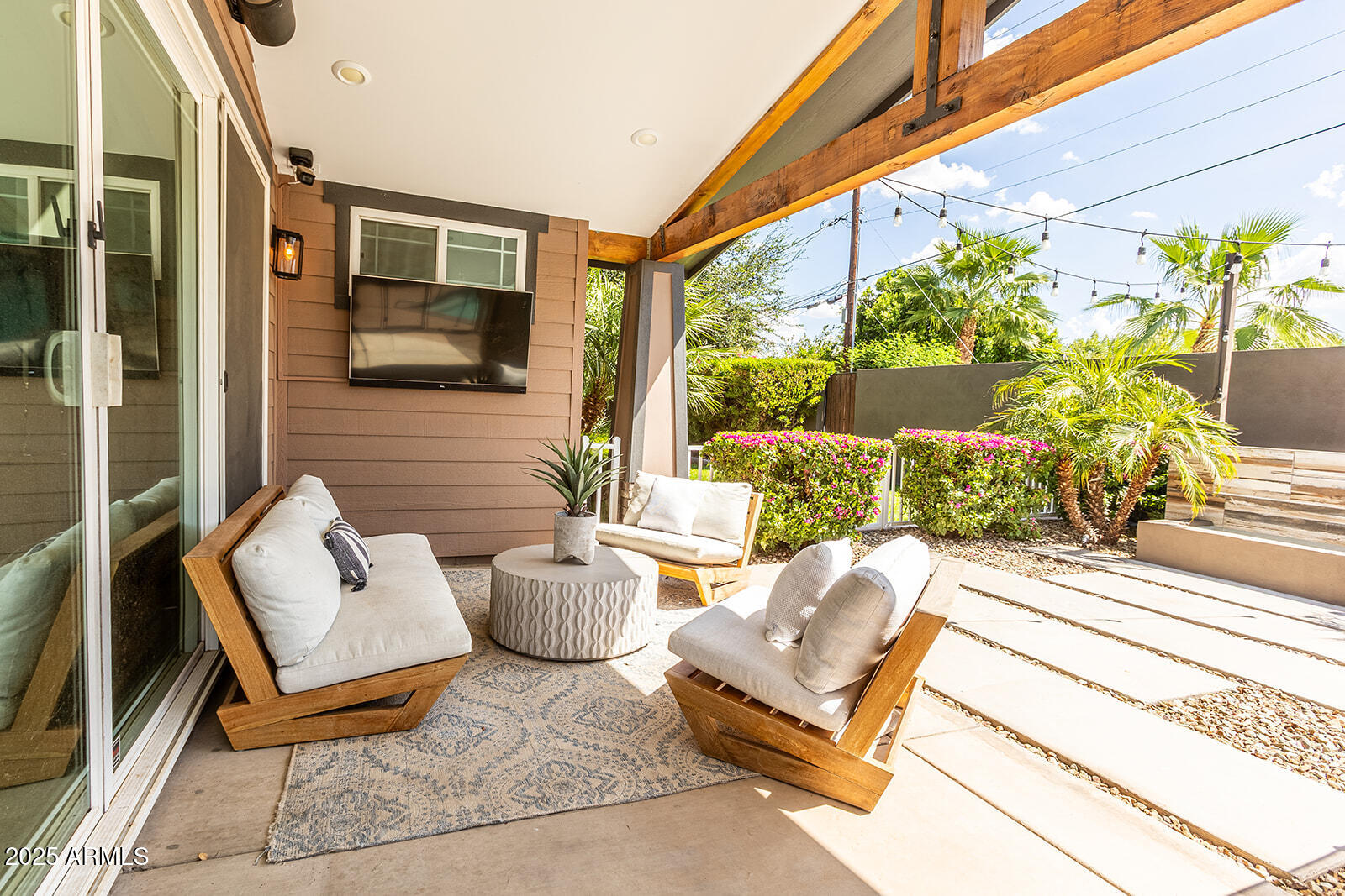 3801 E GLENROSA Avenue