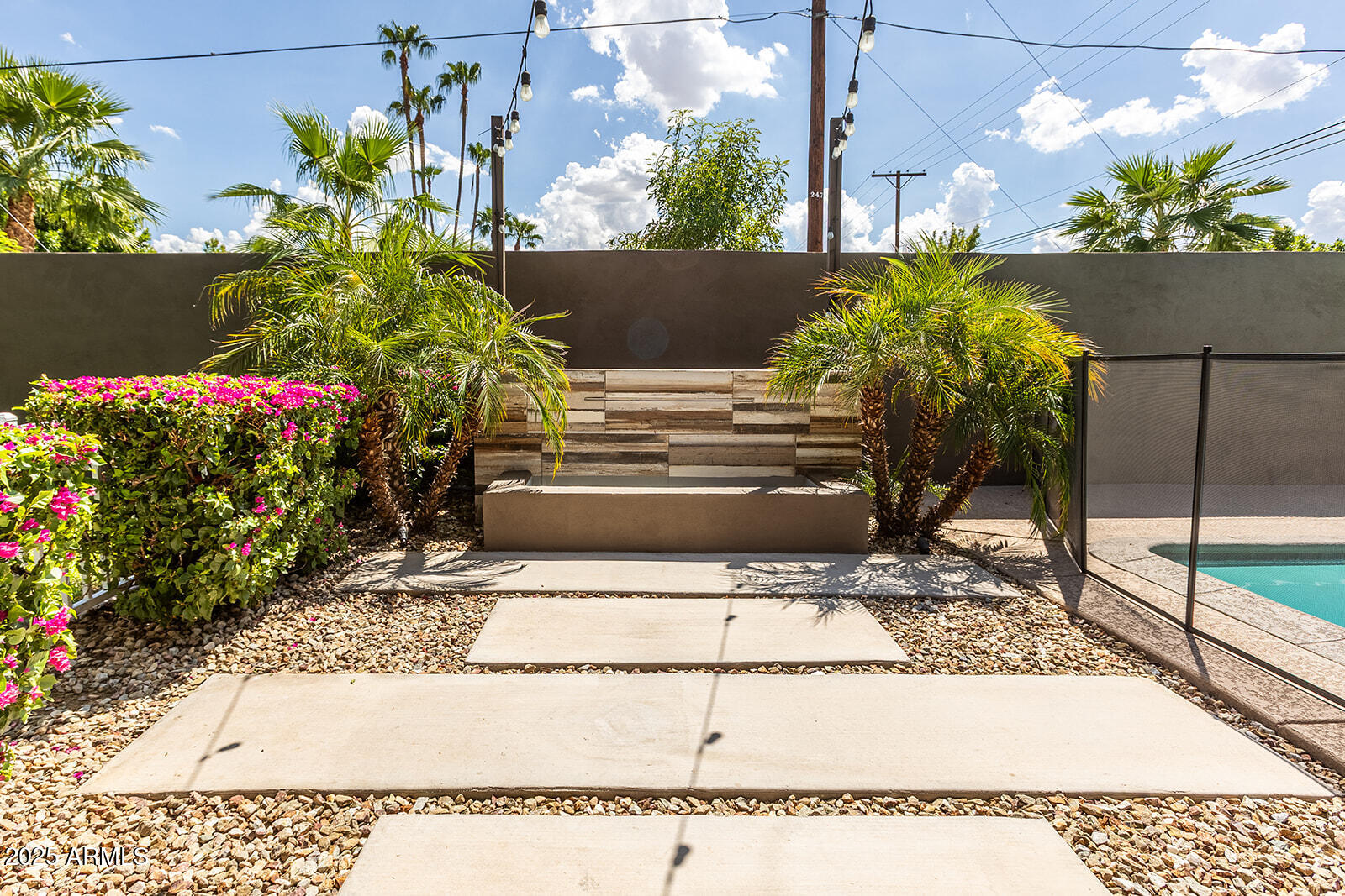 3801 E GLENROSA Avenue