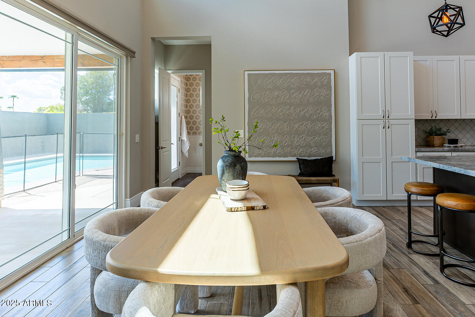 3801 E GLENROSA Avenue