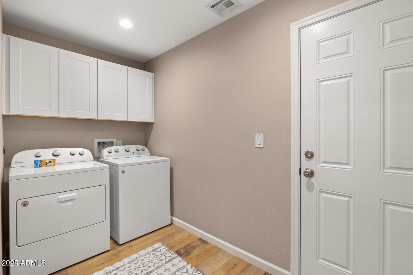 6419 E CAMBRIDGE Avenue