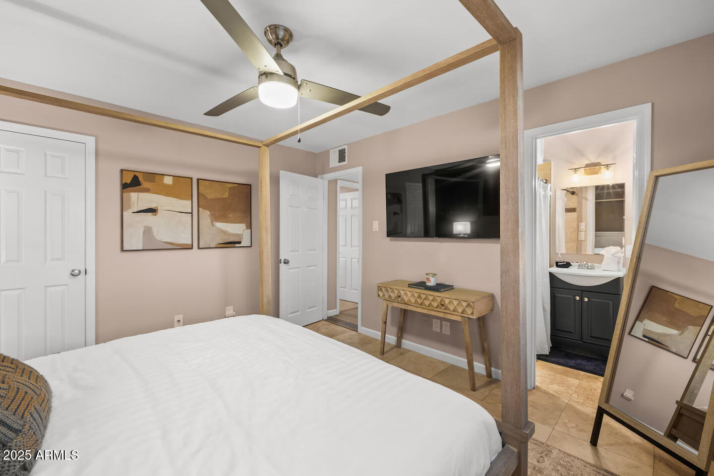 6419 E CAMBRIDGE Avenue