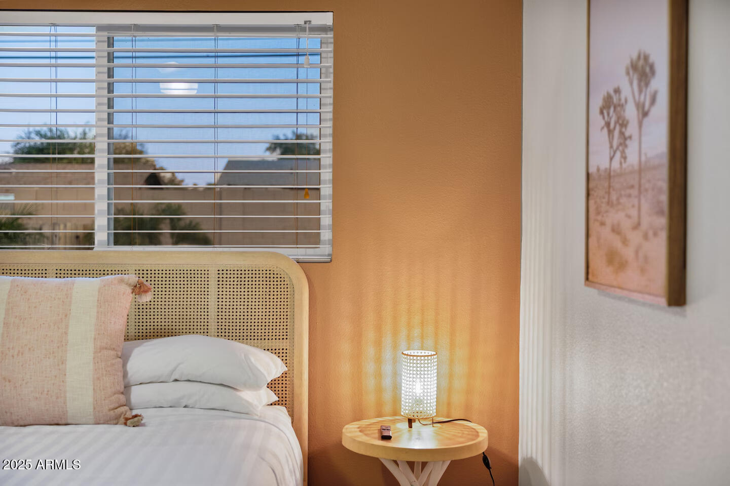 6419 E CAMBRIDGE Avenue