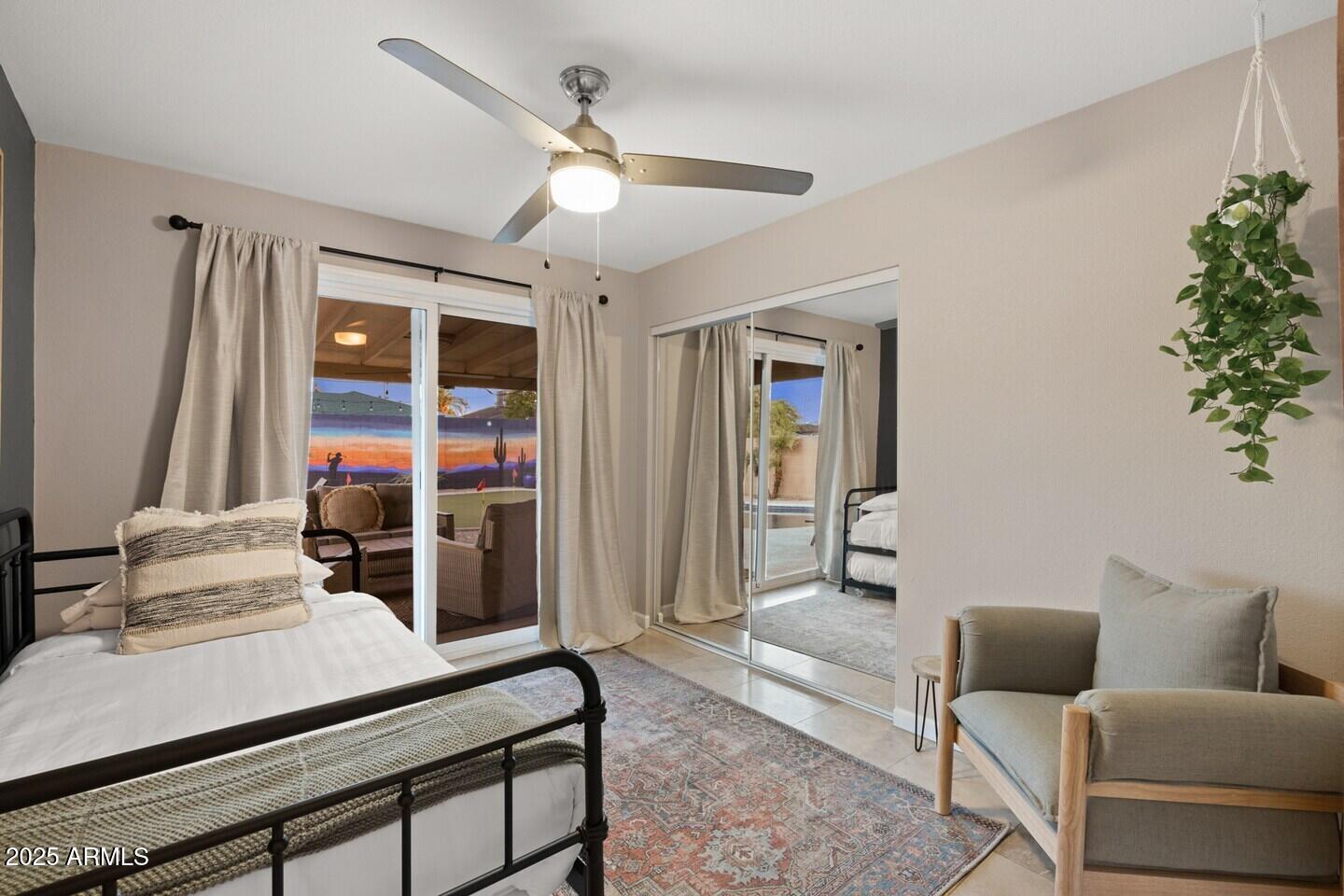 6419 E CAMBRIDGE Avenue