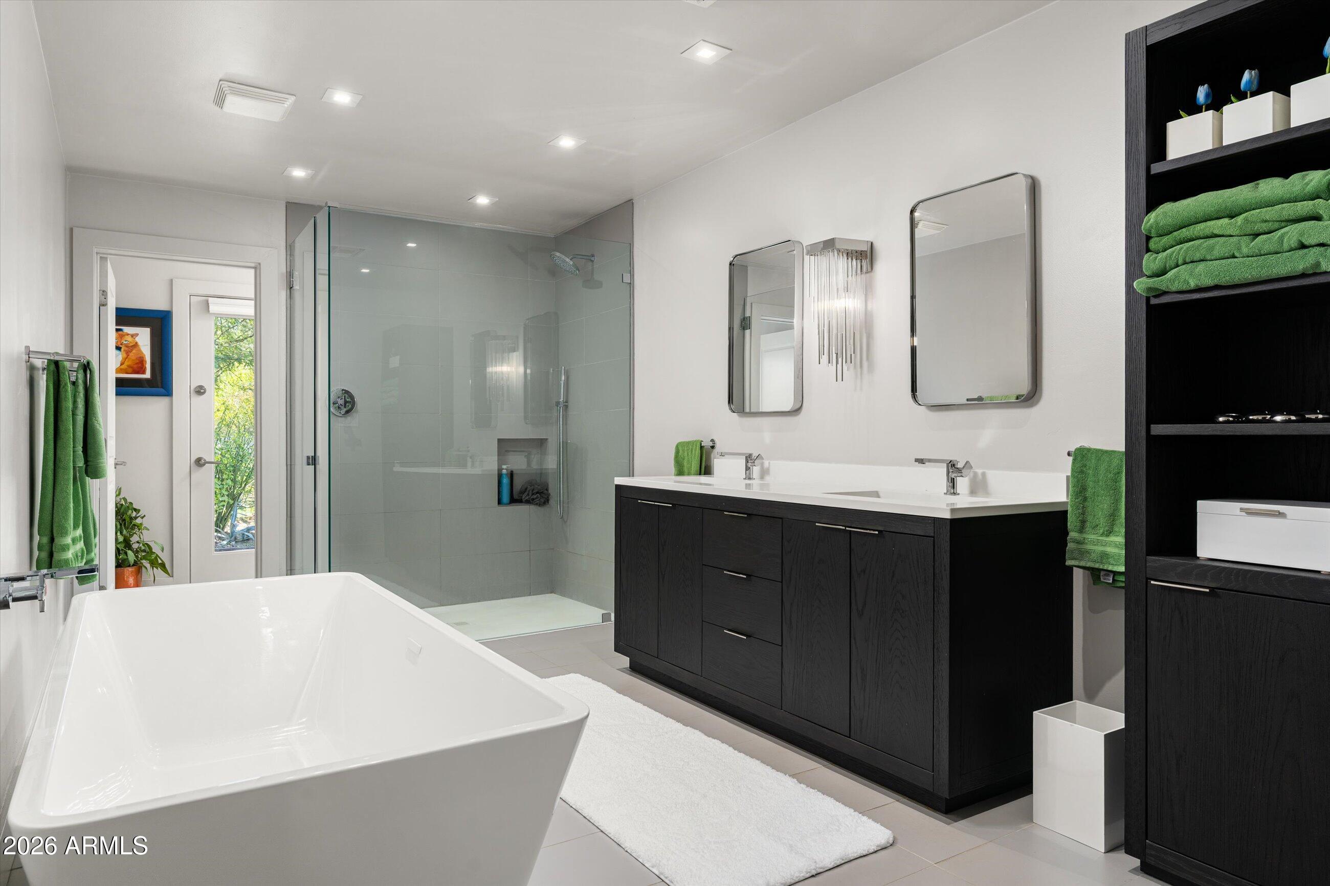 6511 E MONTEROSA Street