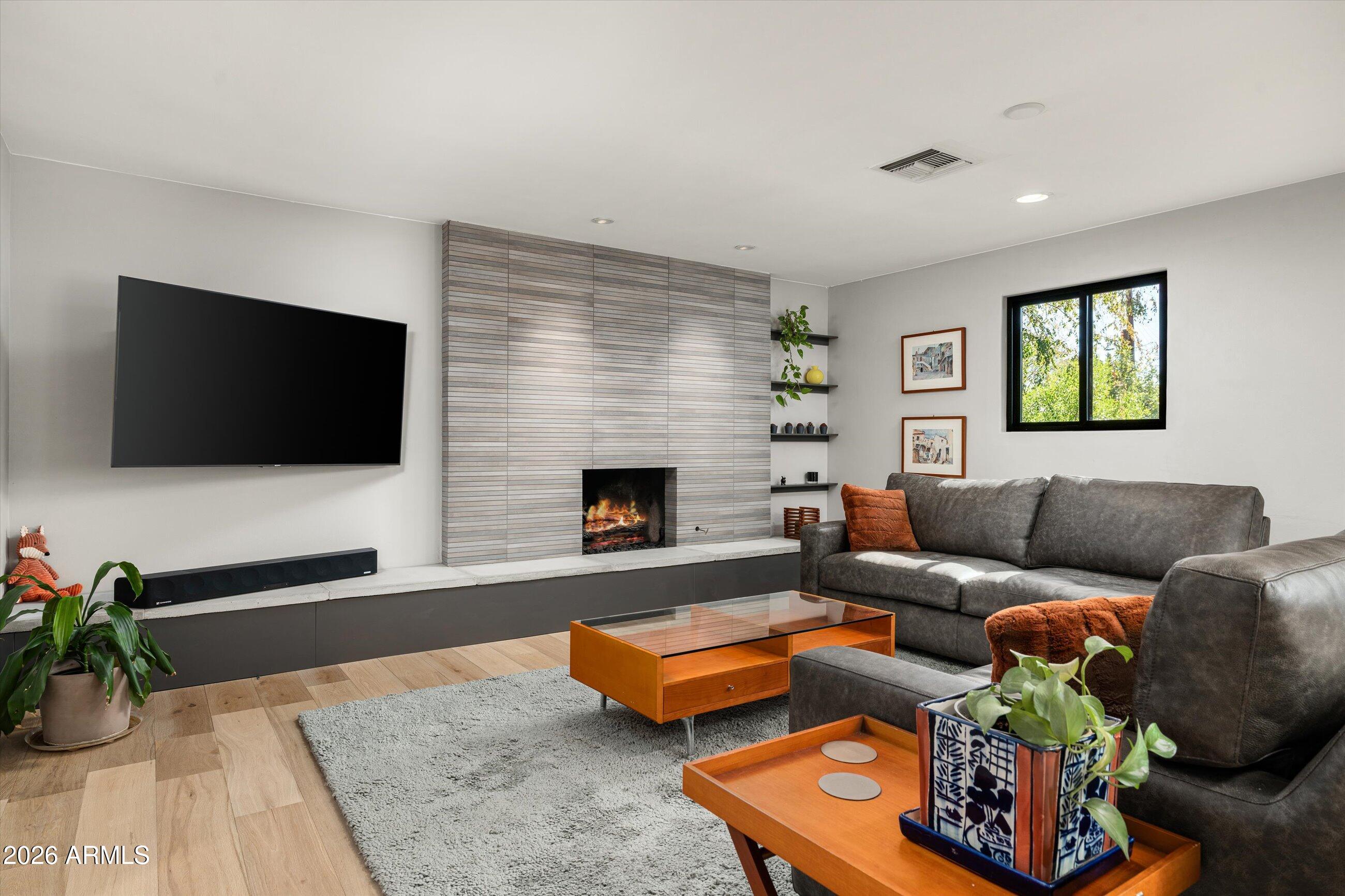 6511 E MONTEROSA Street