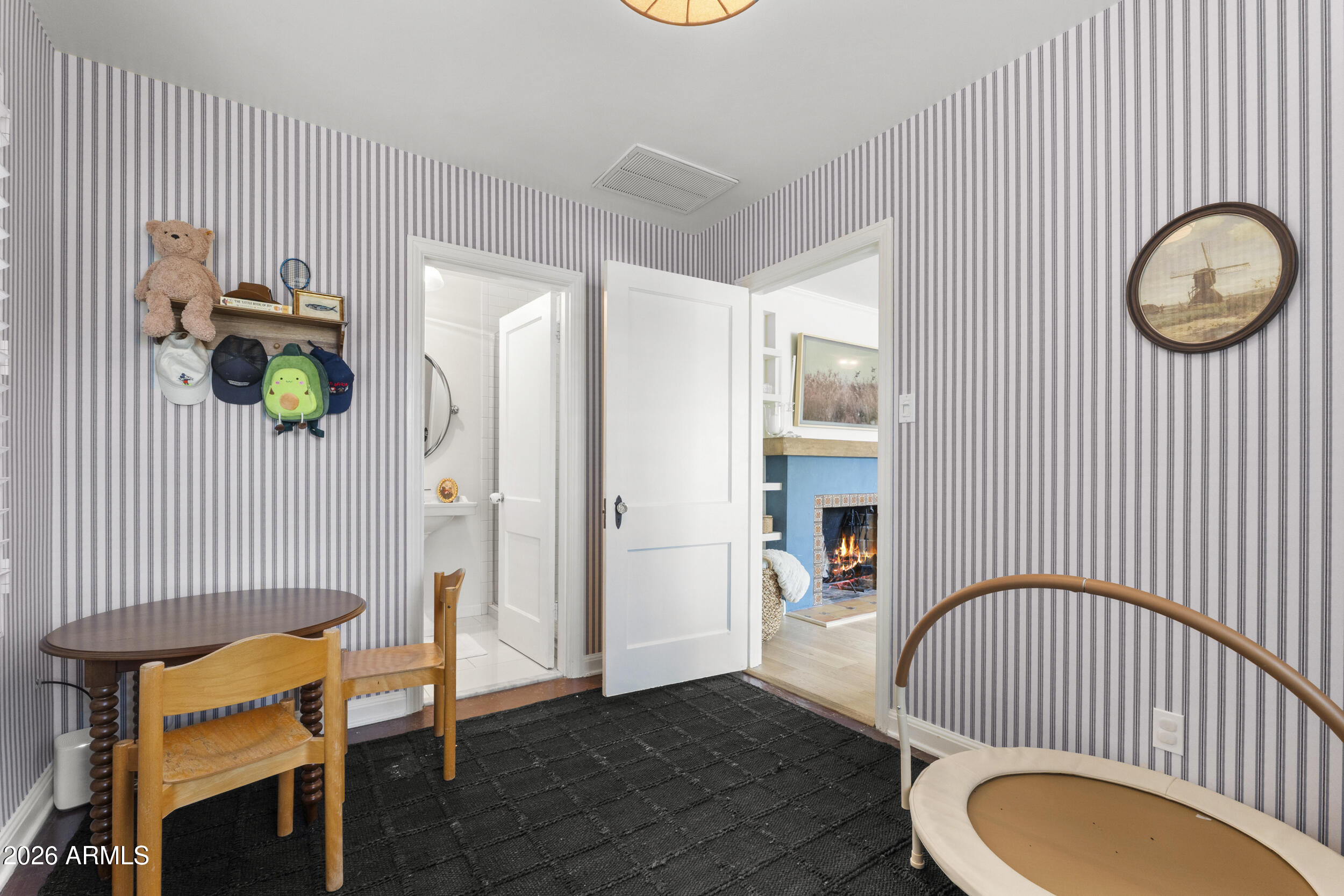 317 W ENCANTO Boulevard