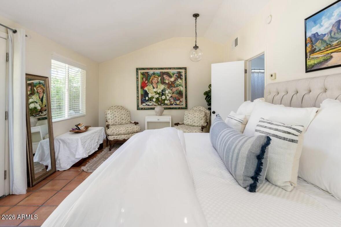 317 W ENCANTO Boulevard