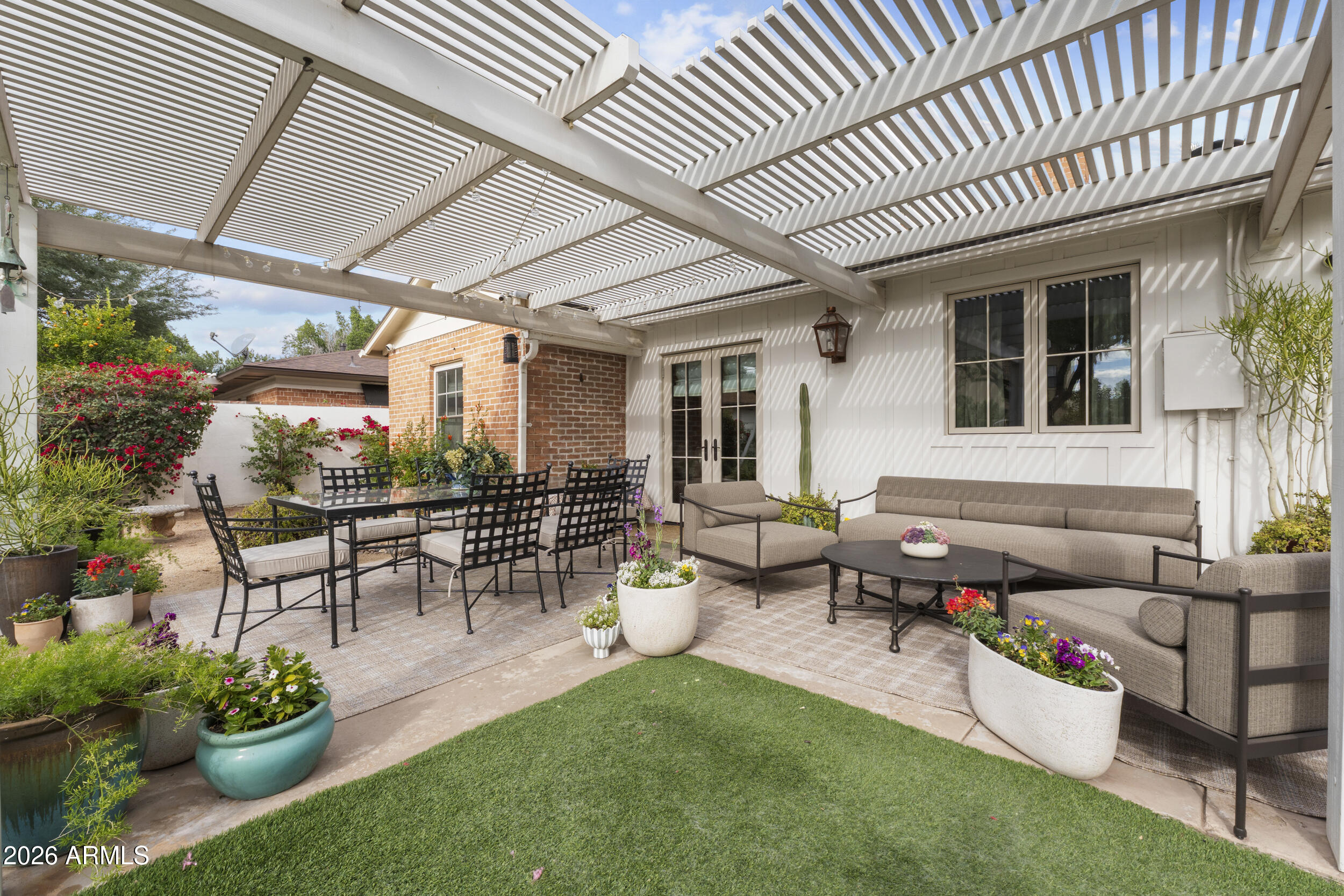 317 W ENCANTO Boulevard