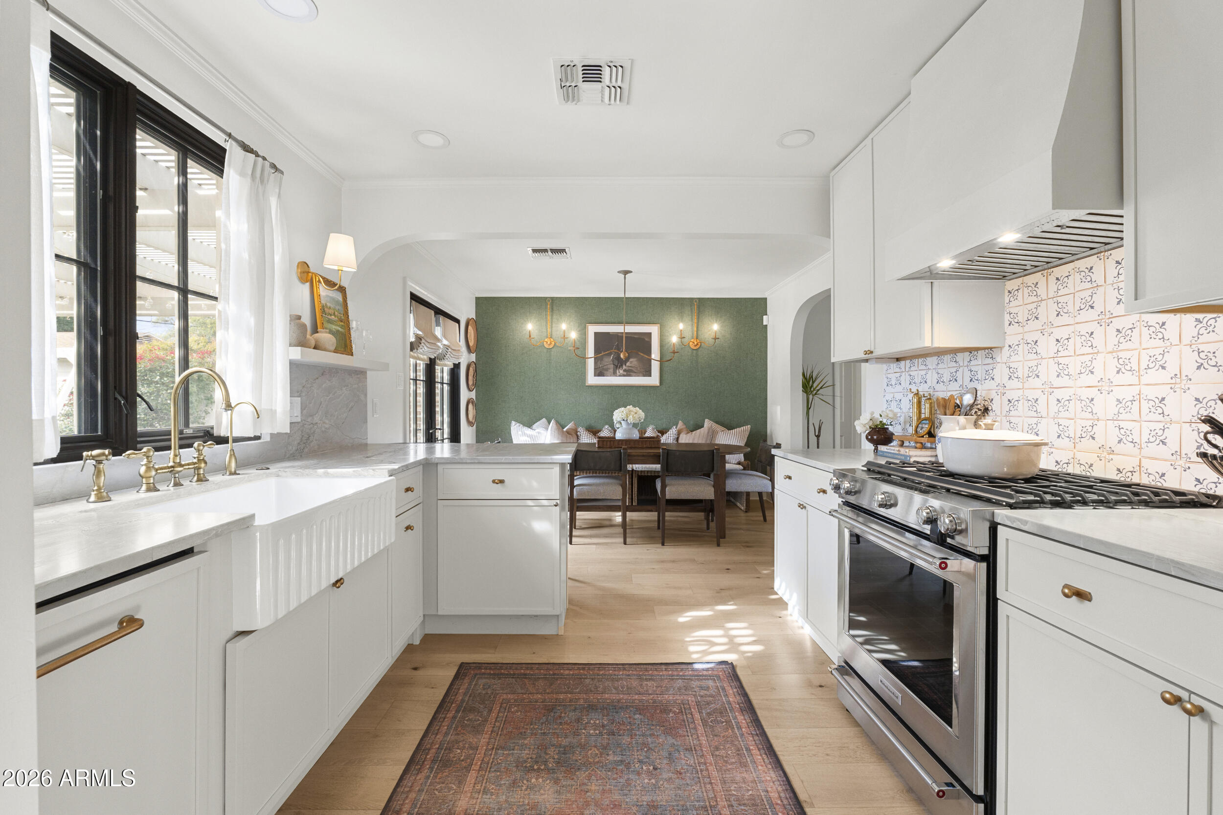 317 W ENCANTO Boulevard