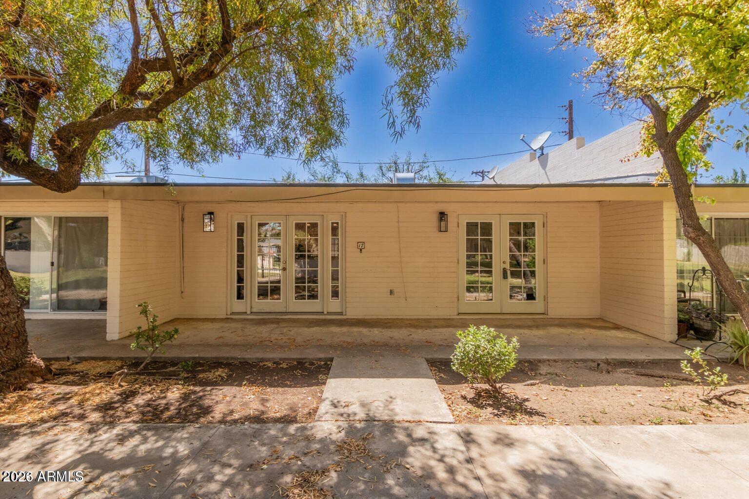 3505 E CAMPBELL Avenue 17