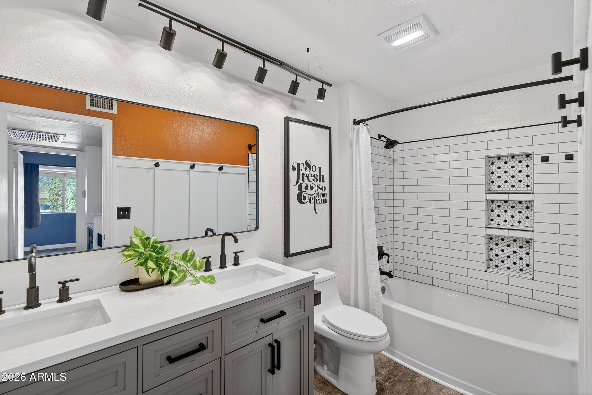 2834 S EXTENSION Road 1026