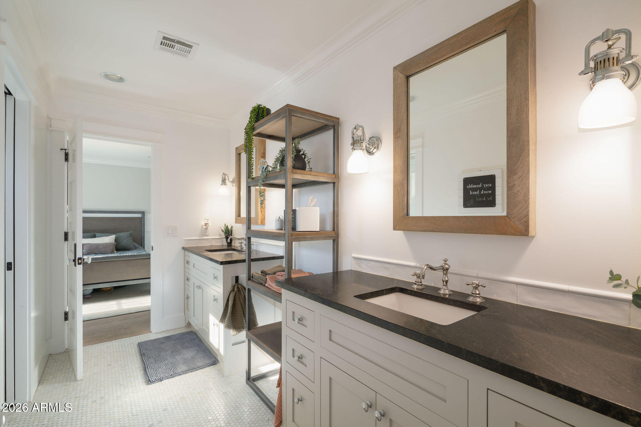 5627 E MONTEROSA Street