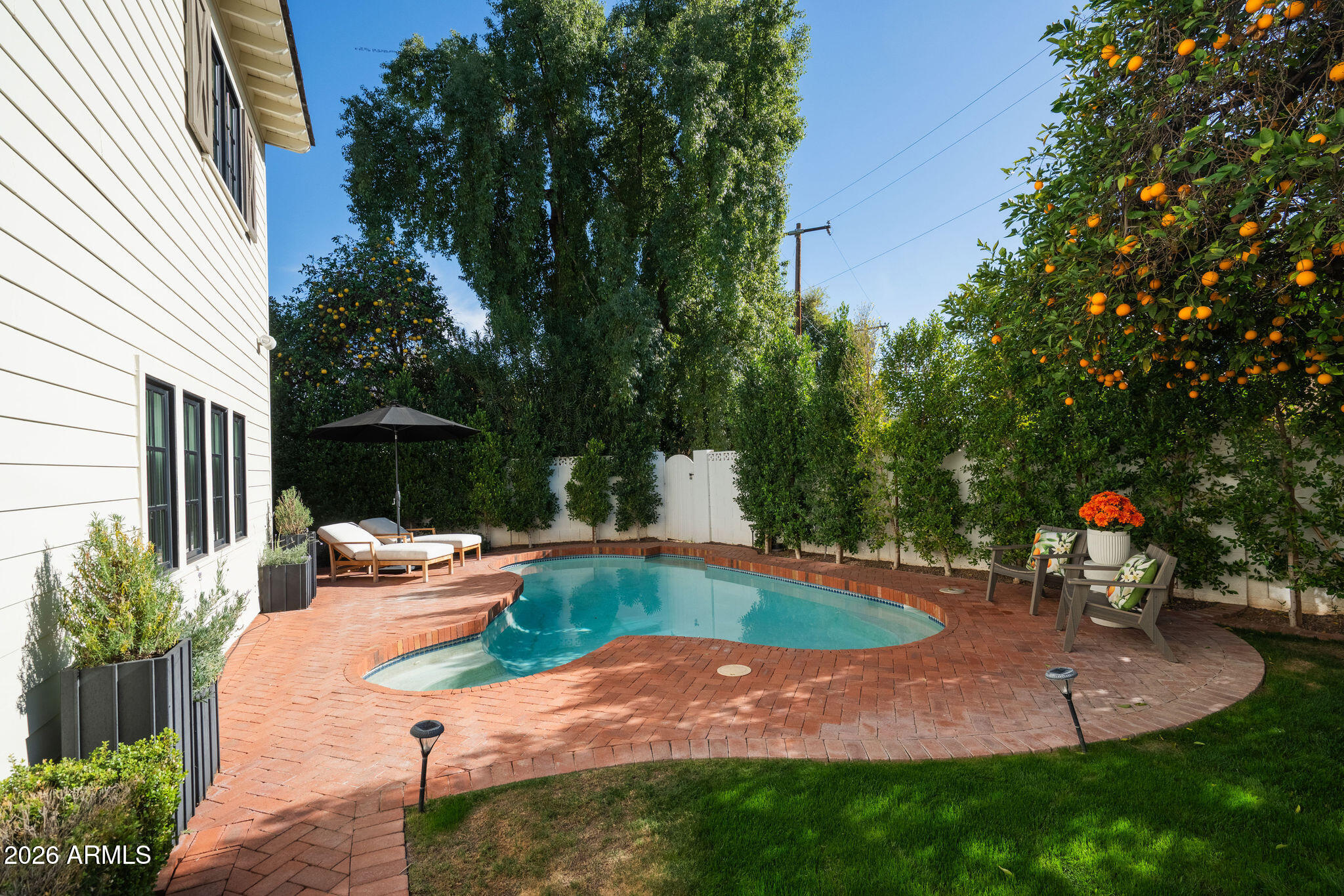 5627 E MONTEROSA Street