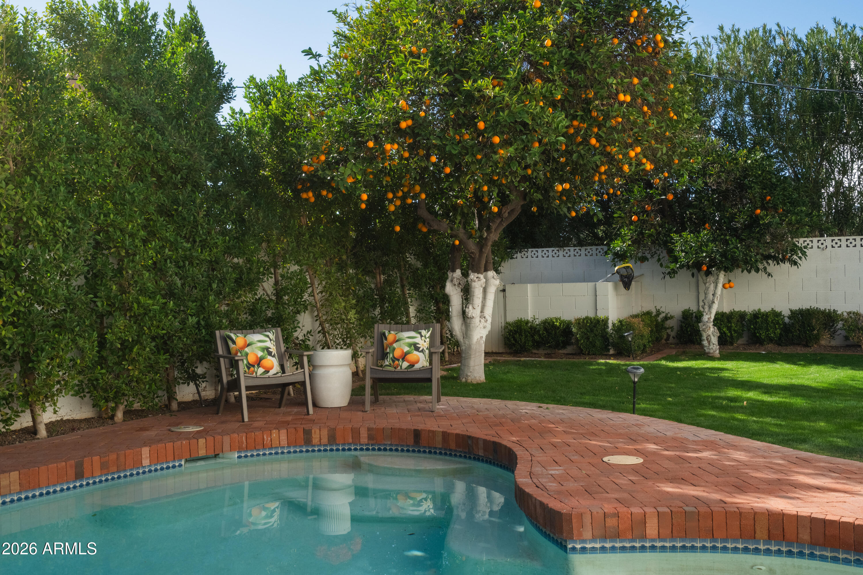 5627 E MONTEROSA Street