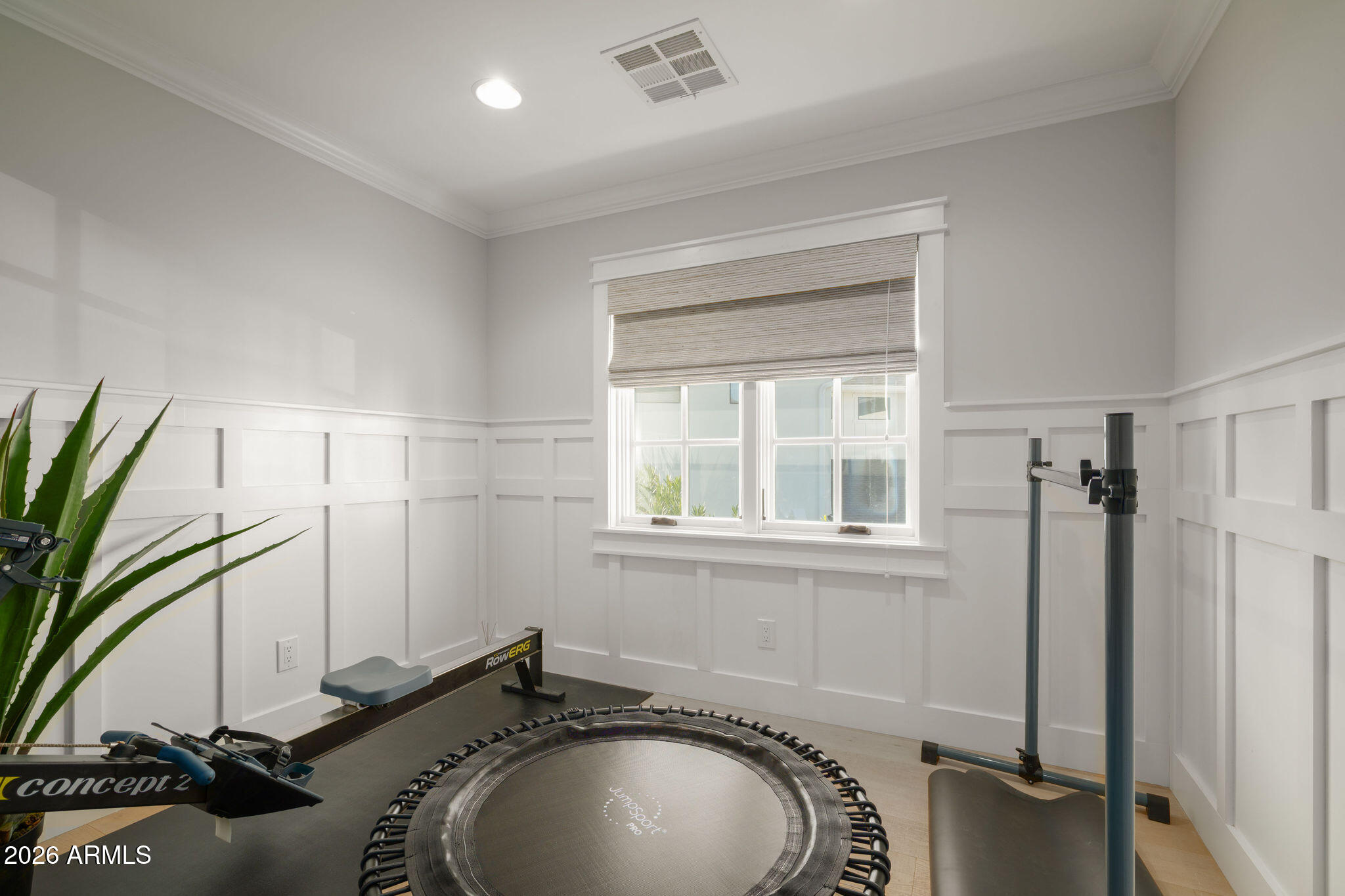 5627 E MONTEROSA Street