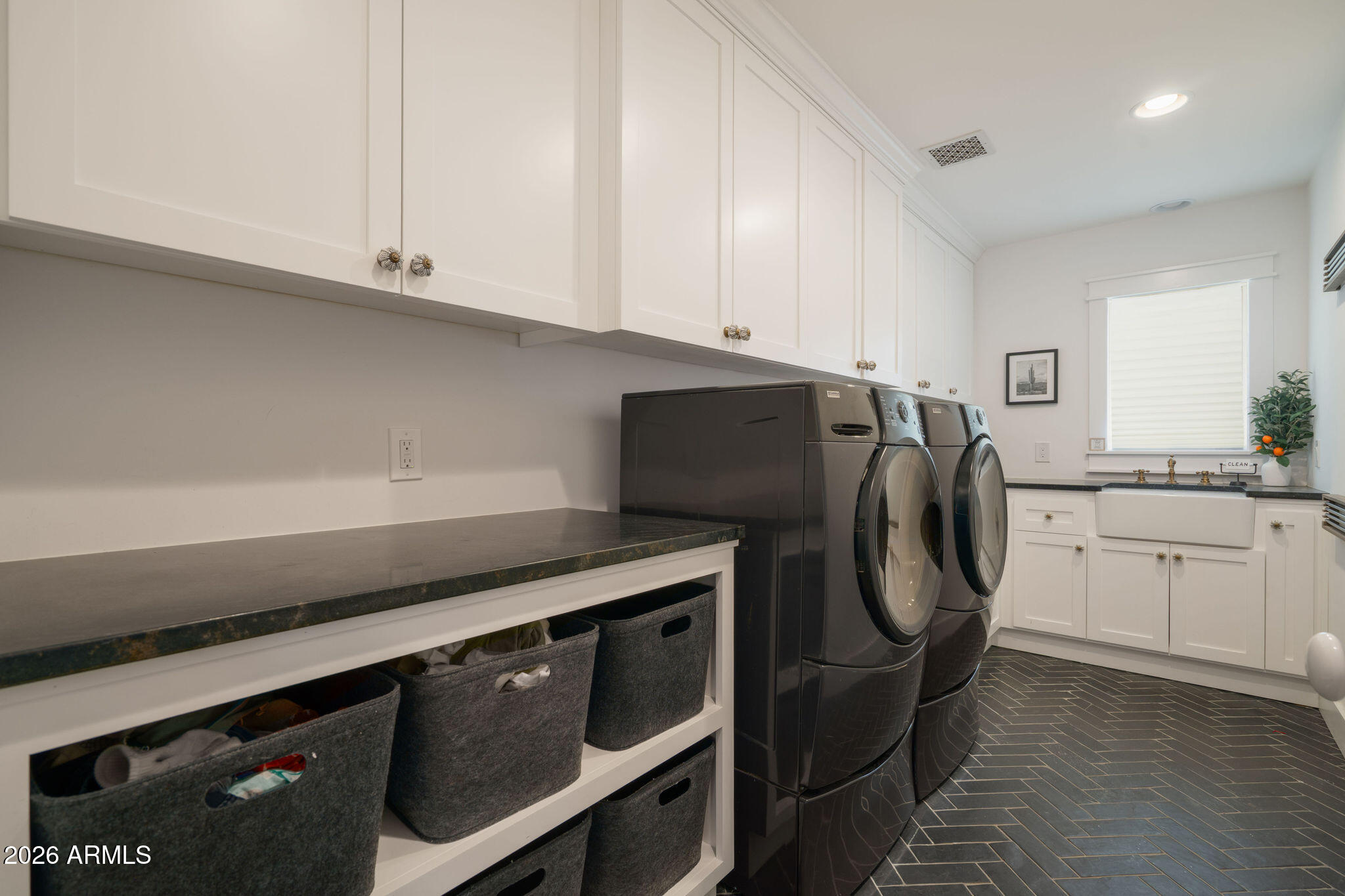 5627 E MONTEROSA Street