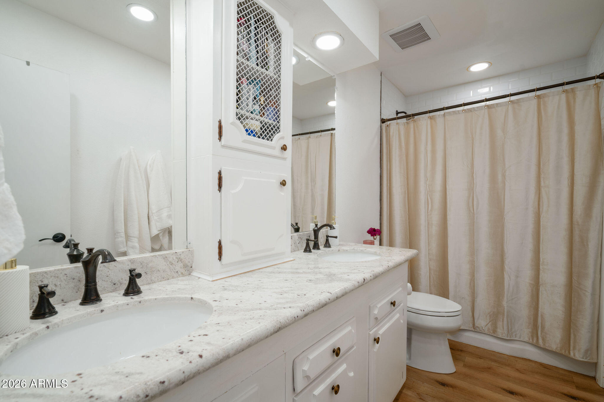 4009 E CAMPBELL Avenue