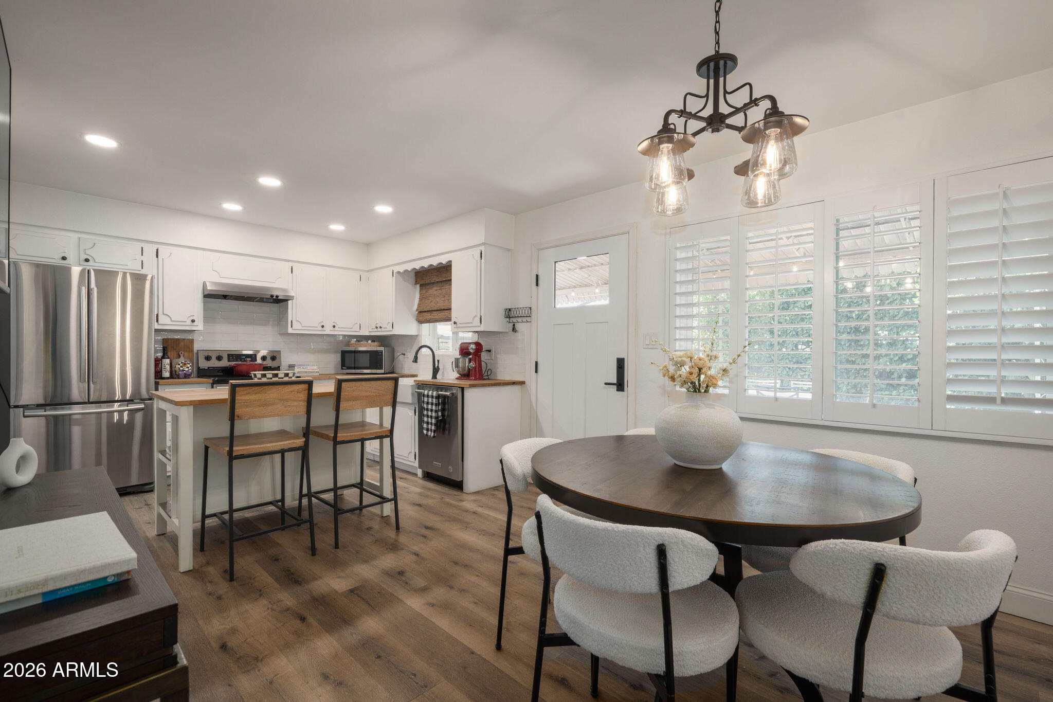 4009 E CAMPBELL Avenue