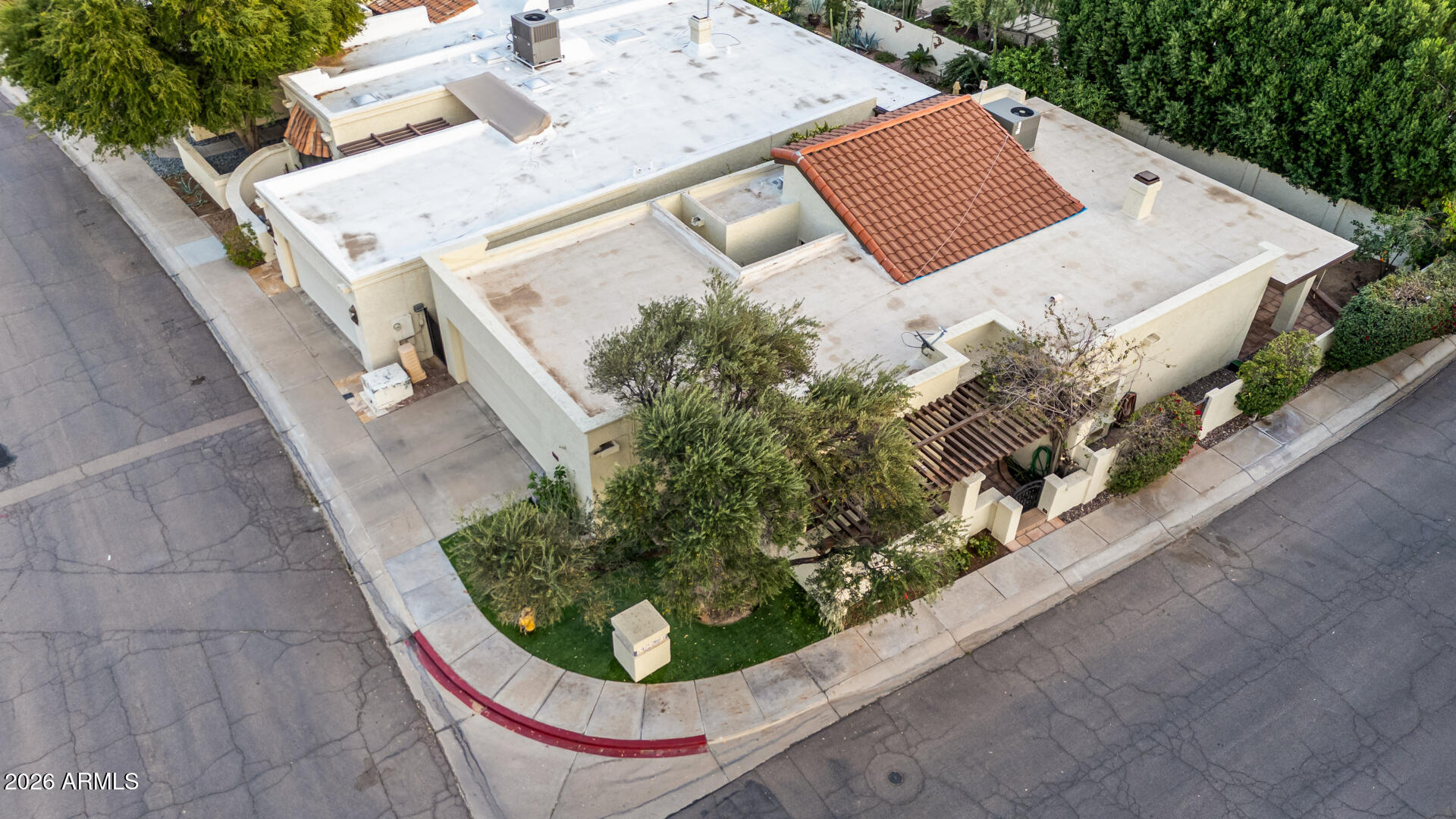 4701 E WINSTON Drive
