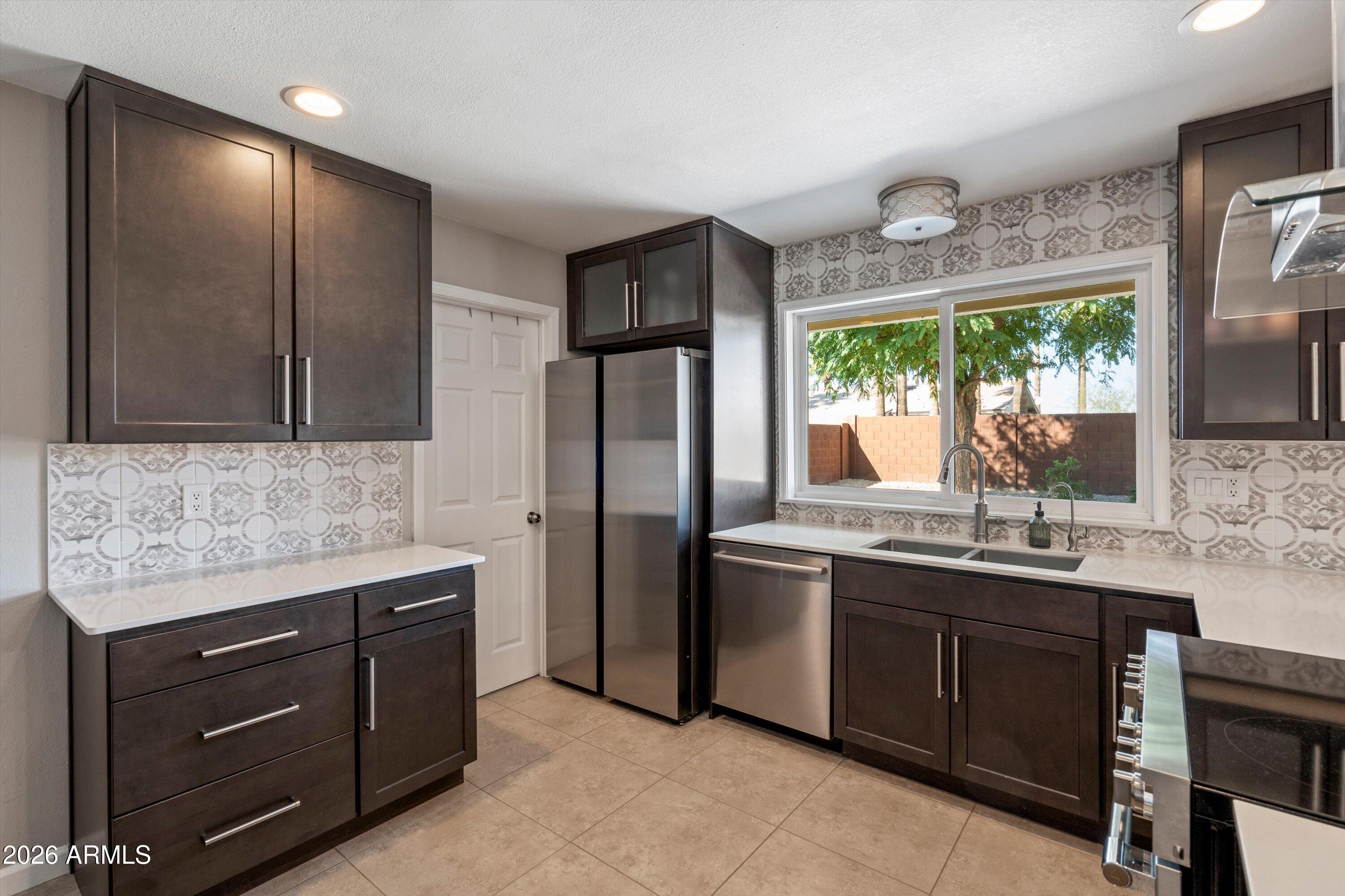 3444 E WINDROSE Drive