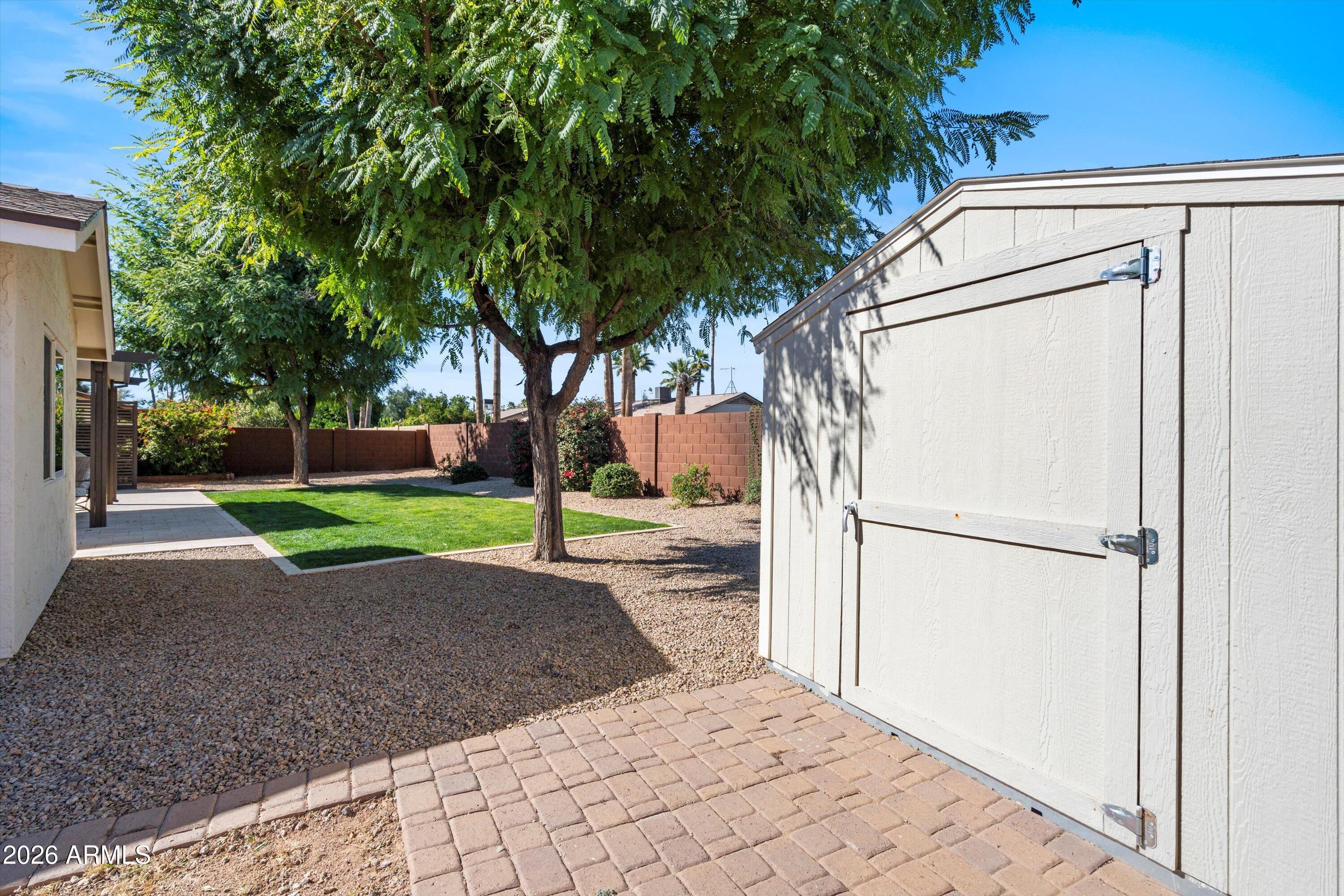 3444 E WINDROSE Drive