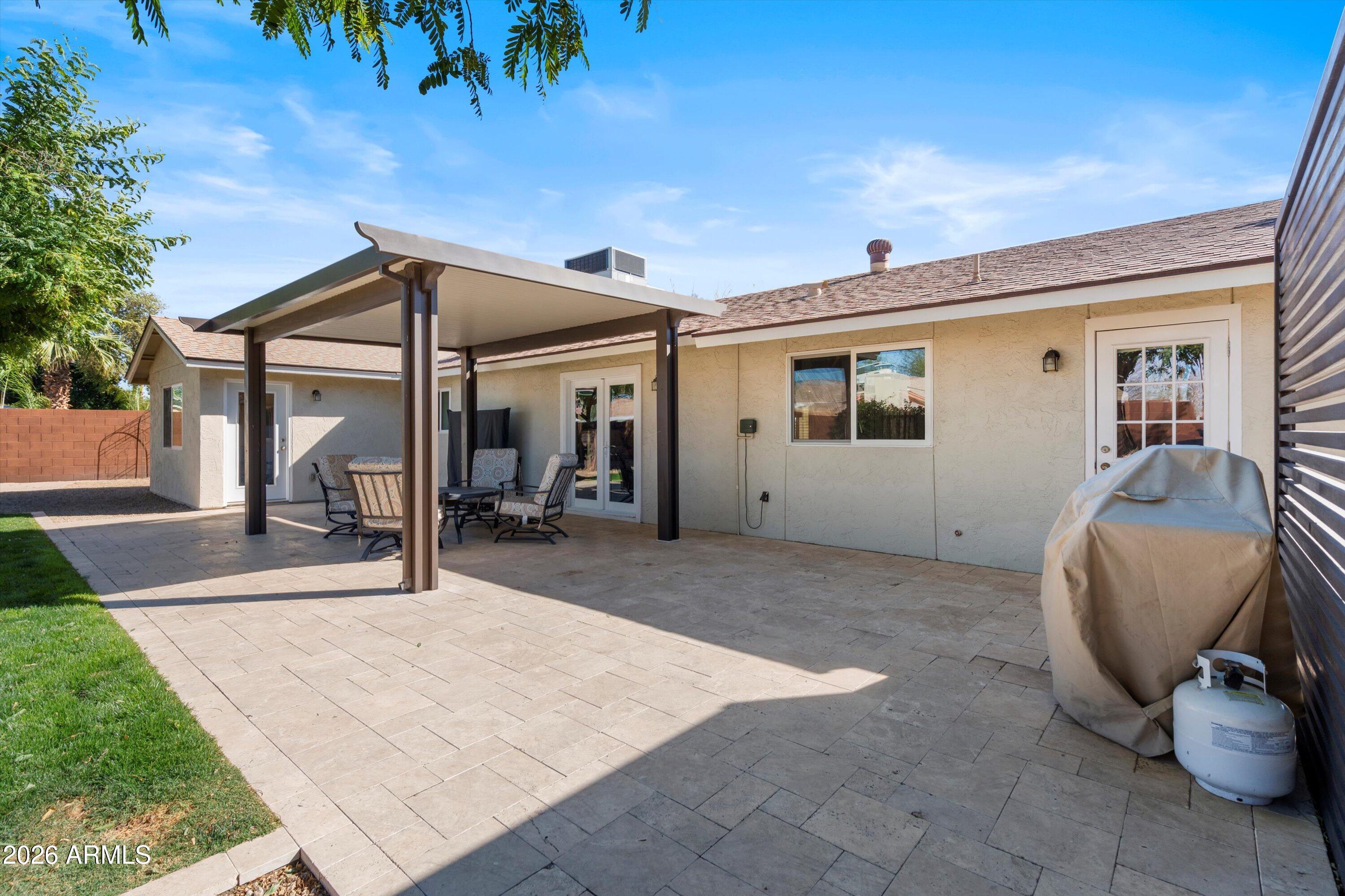3444 E WINDROSE Drive
