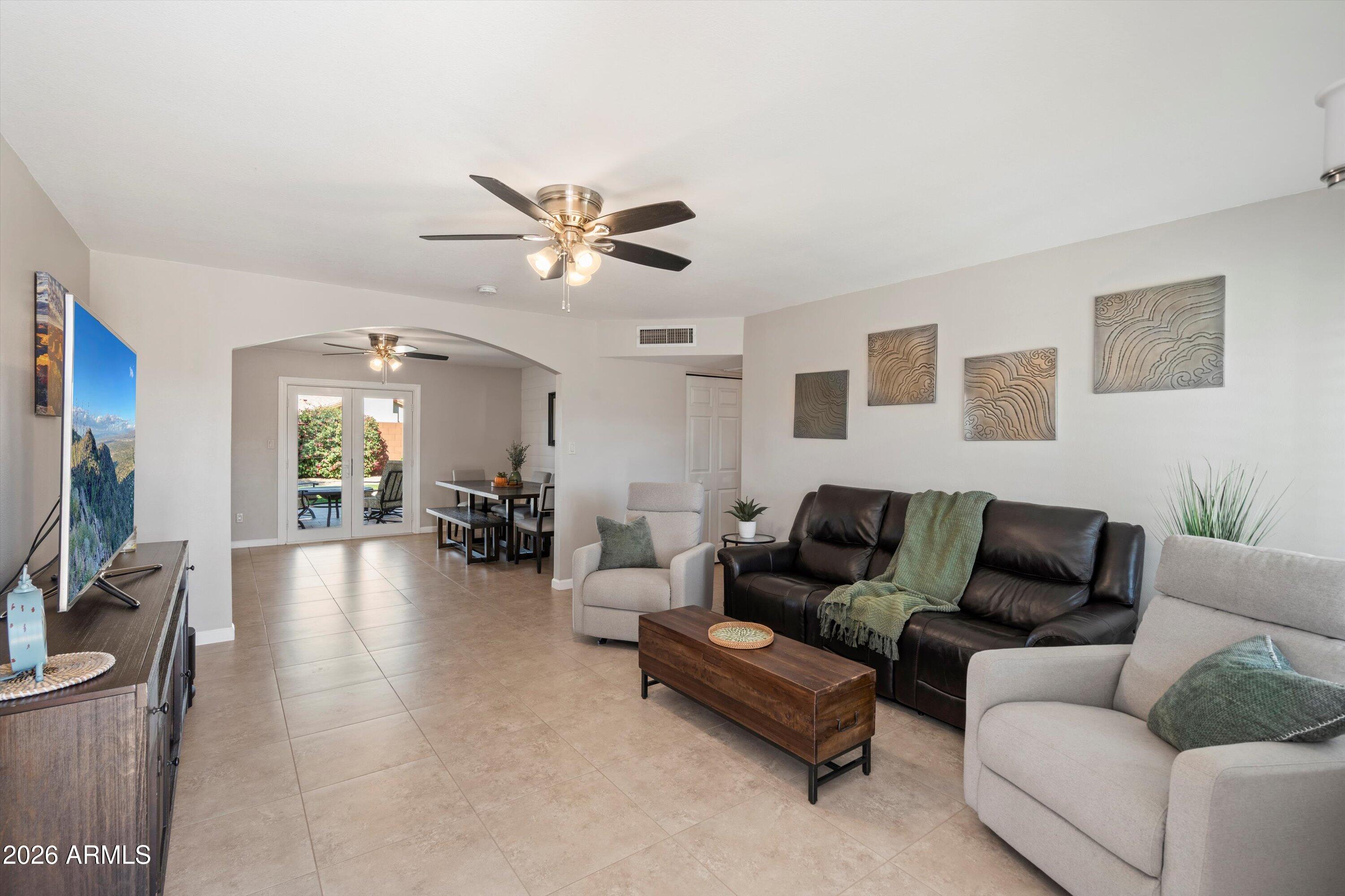 3444 E WINDROSE Drive