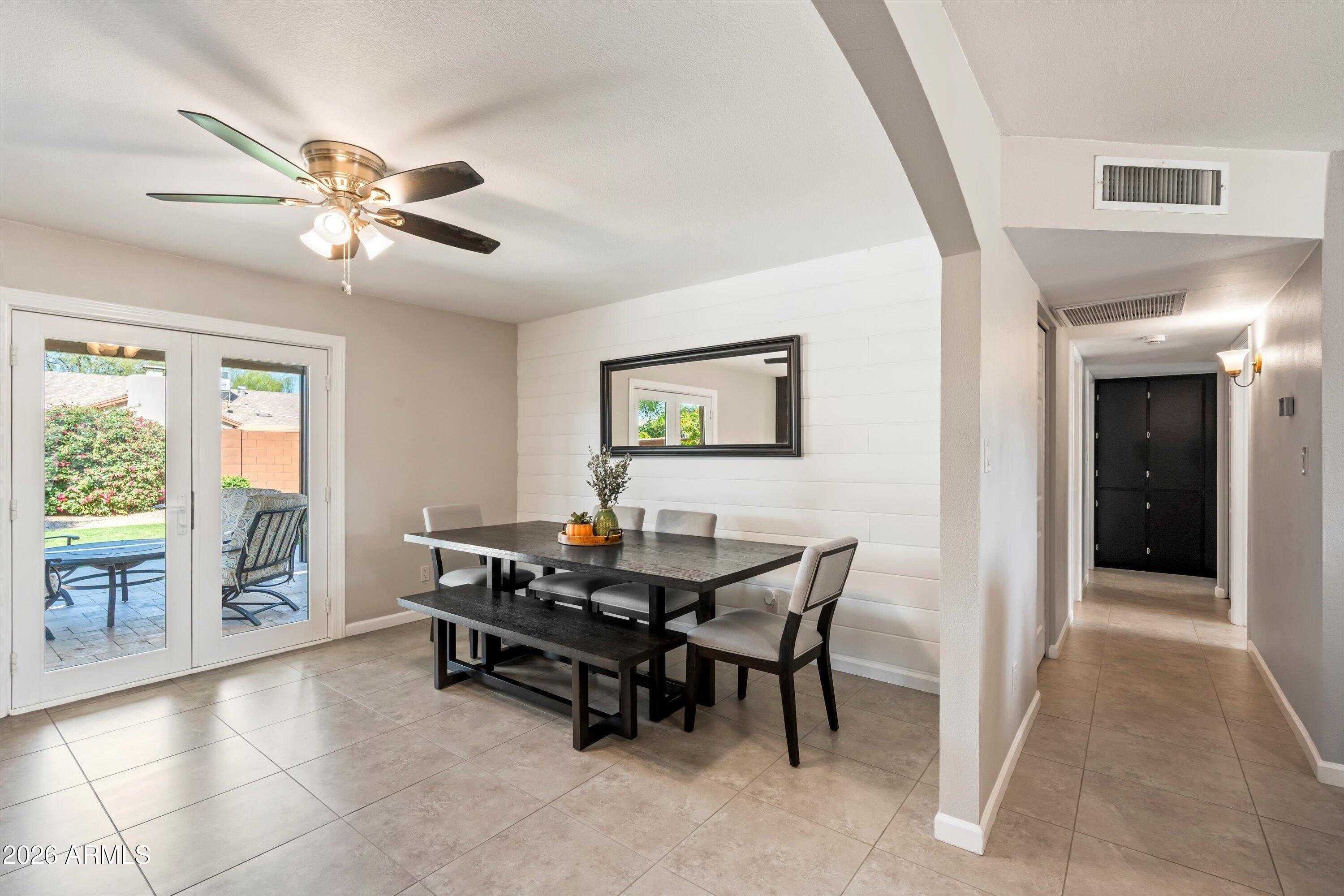 3444 E WINDROSE Drive