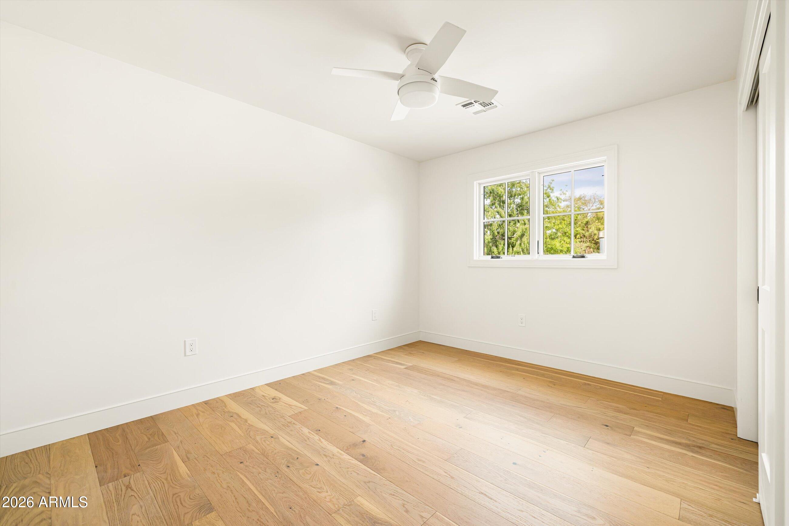 4835 E INDIANOLA Avenue