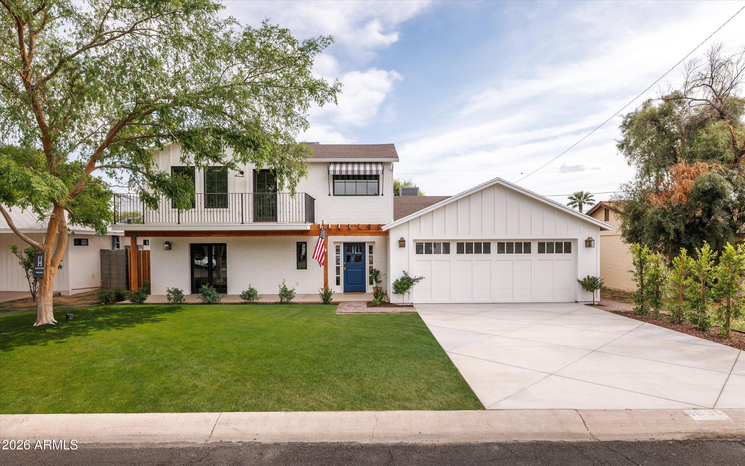 4835 E INDIANOLA Avenue