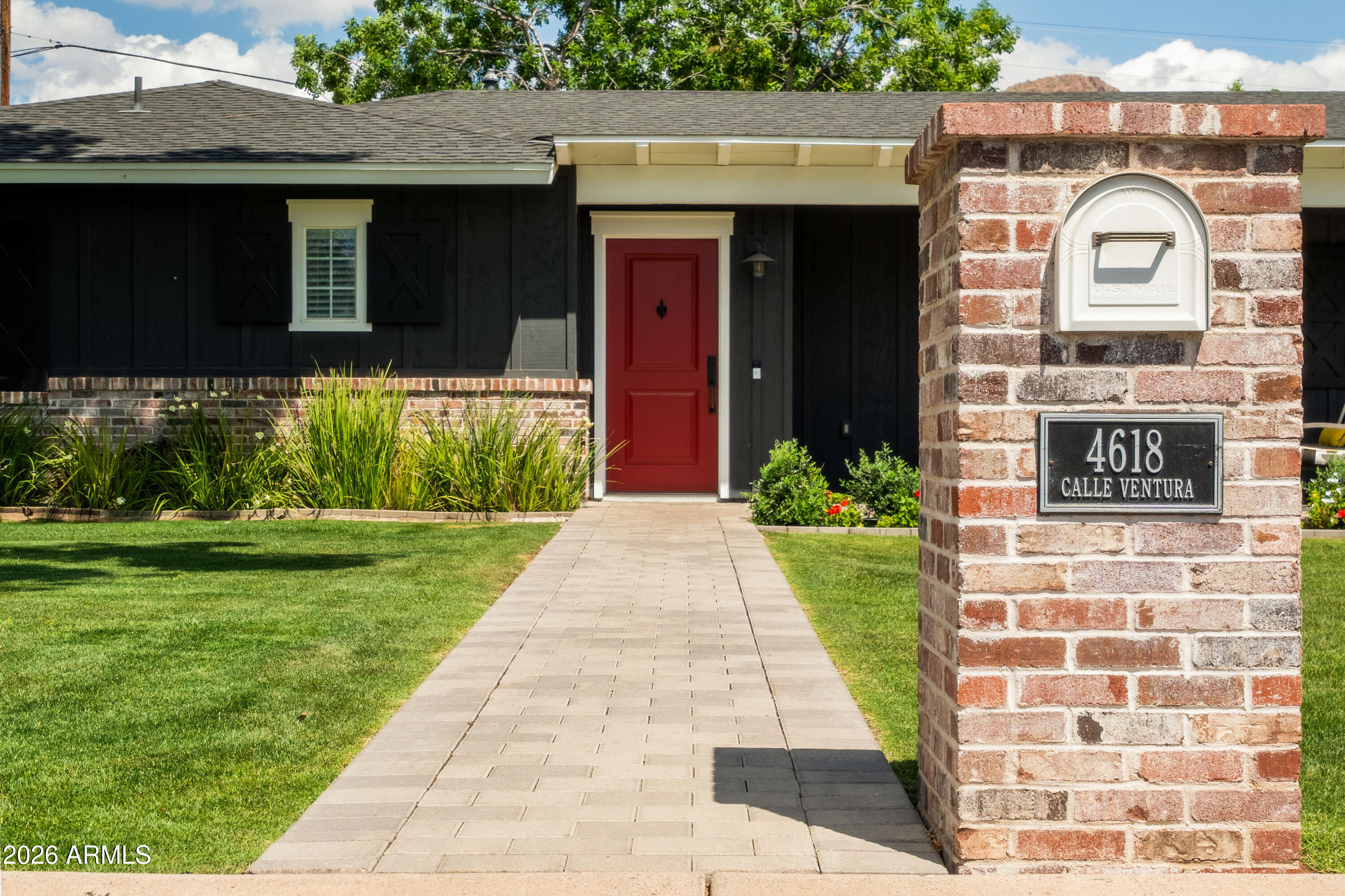 4618 E CALLE VENTURA